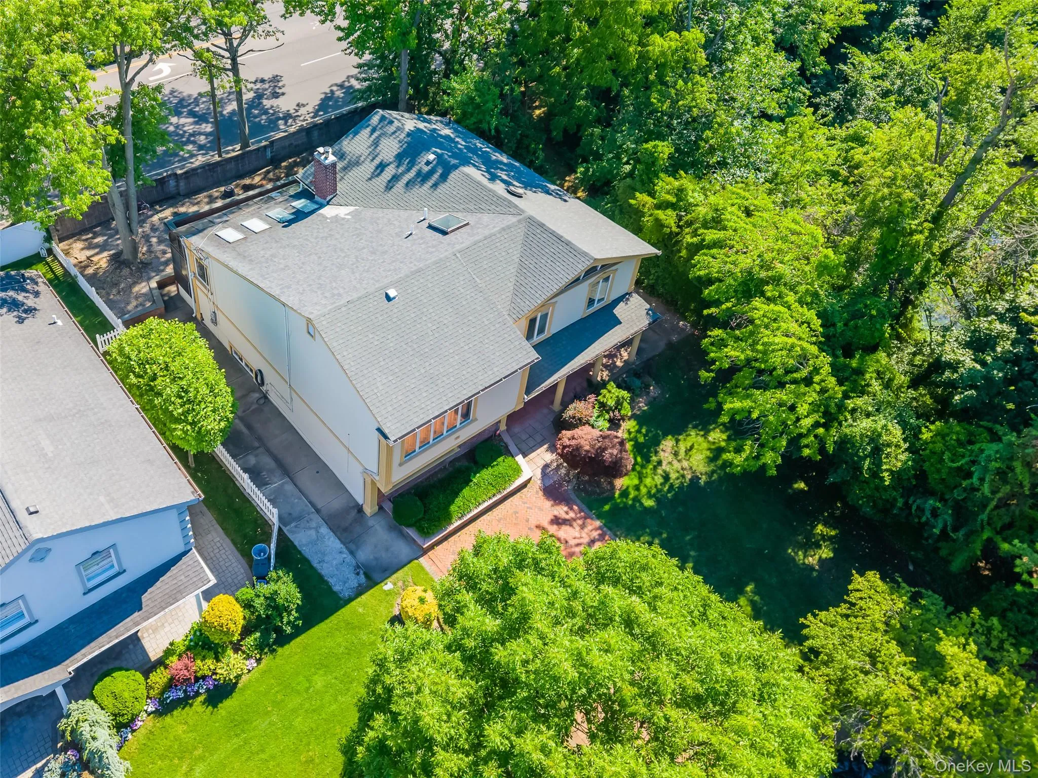 159 South Drive, North Hempstead, NY, 4 Bedrooms Bedrooms, 10 Rooms Rooms,3 BathroomsBathrooms,Residential,For Rent,South,0,KEY1018396 159 South Drive, North Hempstead, NY, 4 Bedrooms Bedrooms, 10 Rooms Rooms,3 BathroomsBathrooms,Residential,For Rent,South,0,KEY1018396