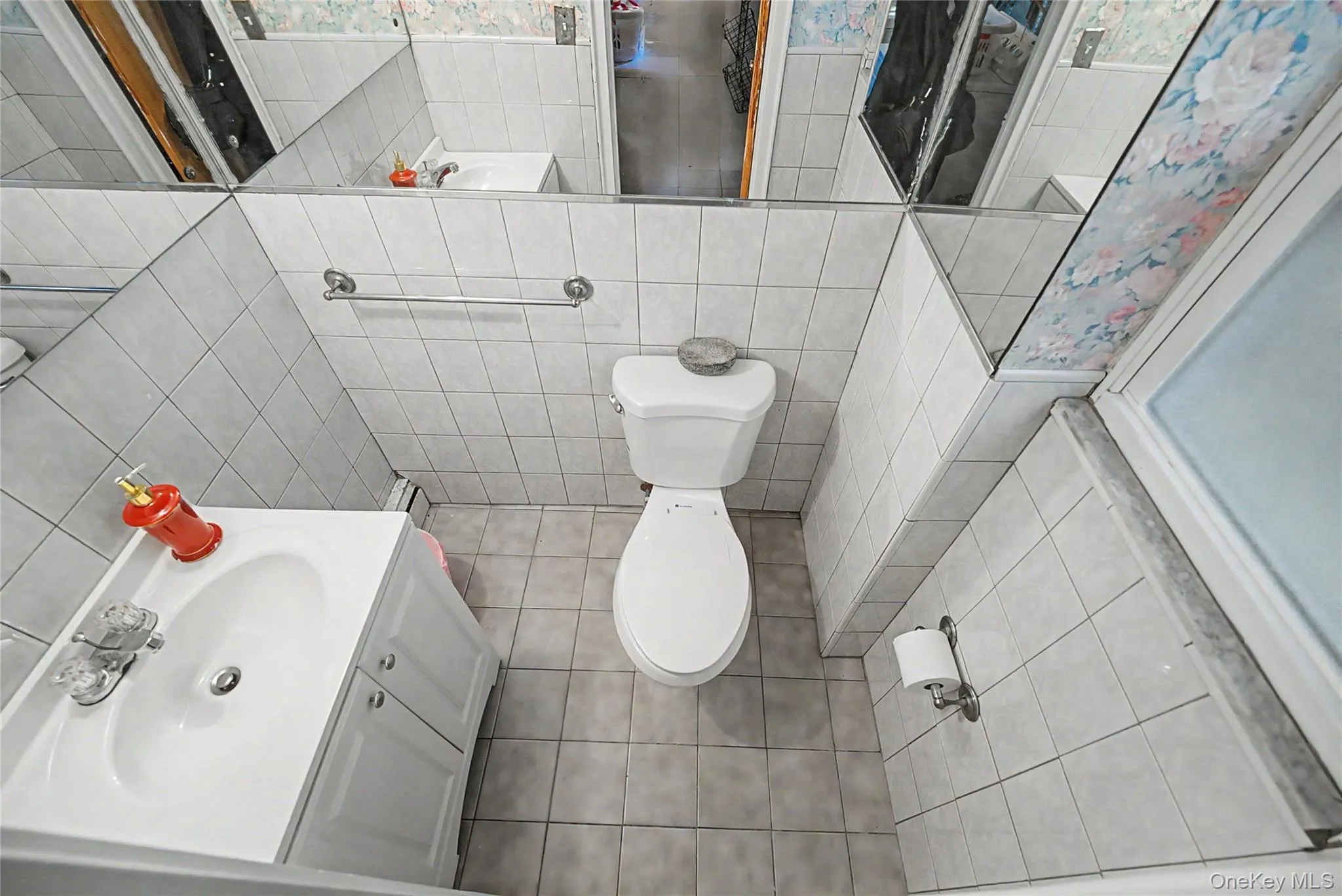 159 South Drive, North Hempstead, NY, 4 Bedrooms Bedrooms, 10 Rooms Rooms,3 BathroomsBathrooms,Residential,For Rent,South,0,KEY1018396 159 South Drive, North Hempstead, NY, 4 Bedrooms Bedrooms, 10 Rooms Rooms,3 BathroomsBathrooms,Residential,For Rent,South,0,KEY1018396