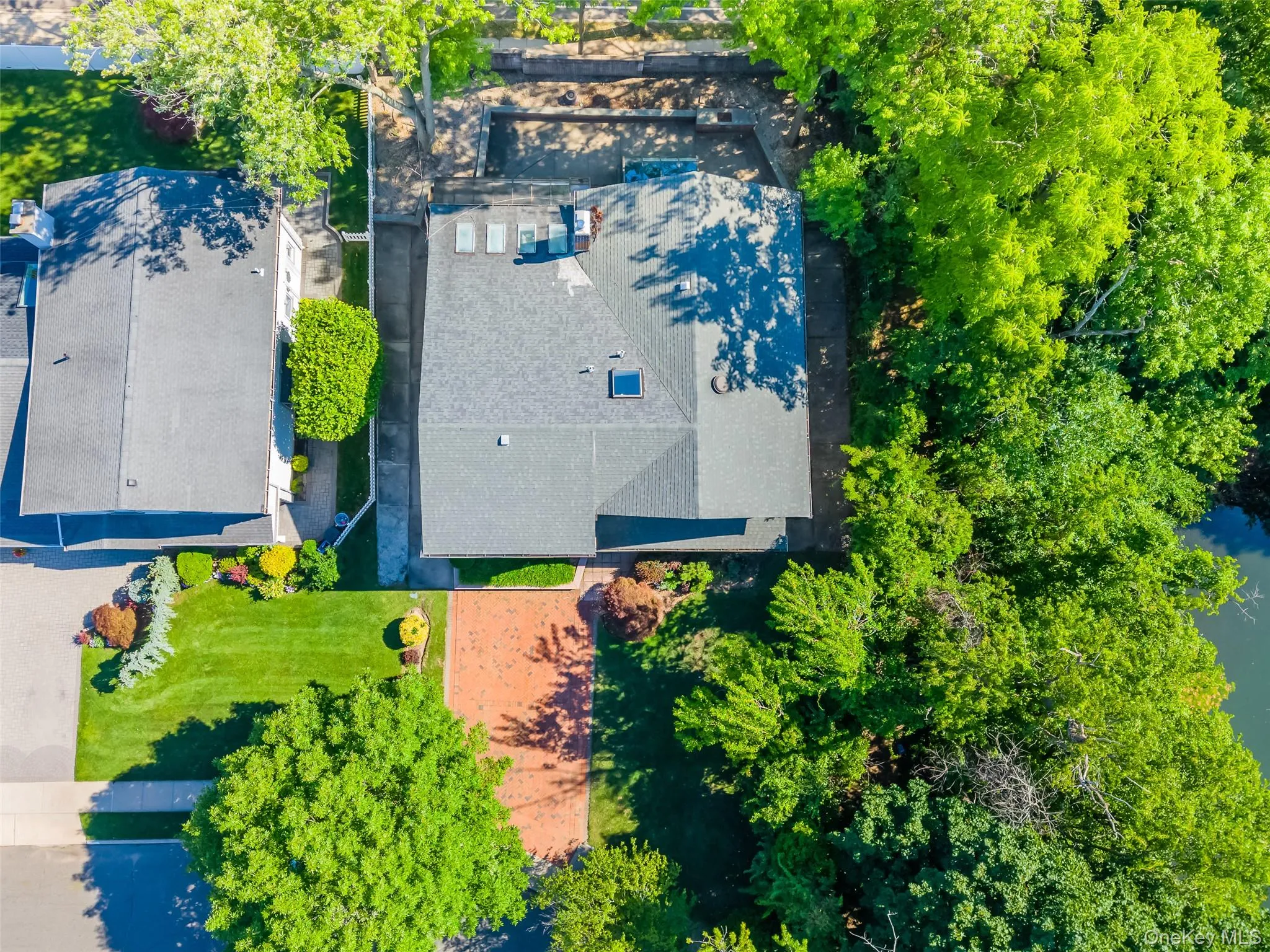 159 South Drive, North Hempstead, NY, 4 Bedrooms Bedrooms, 10 Rooms Rooms,3 BathroomsBathrooms,Residential,For Rent,South,0,KEY1018396 159 South Drive, North Hempstead, NY, 4 Bedrooms Bedrooms, 10 Rooms Rooms,3 BathroomsBathrooms,Residential,For Rent,South,0,KEY1018396