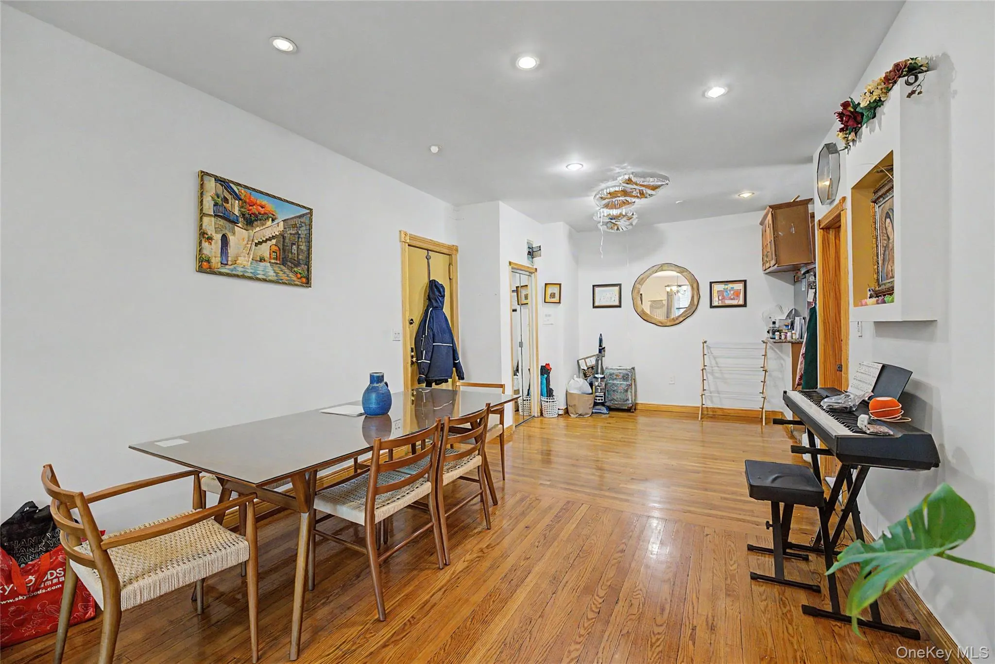 136-05 Sanford Avenue, New York, NY, 1 Bedroom Bedrooms, 3 Rooms Rooms,1 BathroomBathrooms,Residential,For Rent,Sanford,0,KEY1018401 136-05 Sanford Avenue, New York, NY, 1 Bedroom Bedrooms, 3 Rooms Rooms,1 BathroomBathrooms,Residential,For Rent,Sanford,0,KEY1018401