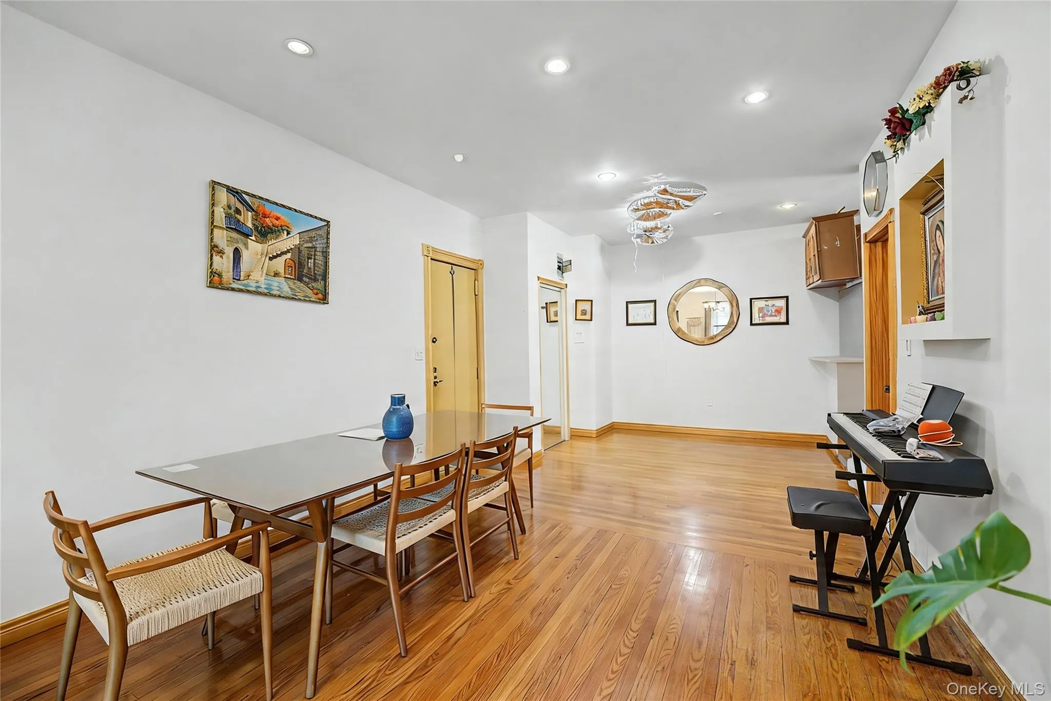 136-05 Sanford Avenue, New York, NY, 1 Bedroom Bedrooms, 3 Rooms Rooms,1 BathroomBathrooms,Residential,For Rent,Sanford,0,KEY1018401 136-05 Sanford Avenue, New York, NY, 1 Bedroom Bedrooms, 3 Rooms Rooms,1 BathroomBathrooms,Residential,For Rent,Sanford,0,KEY1018401