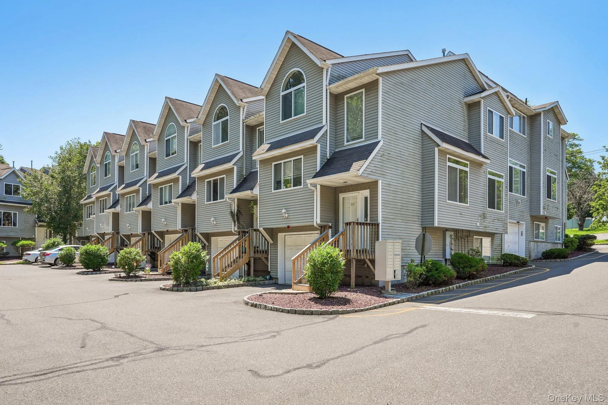 212 Arlington Court, Clarkstown, NY, 2 Bedrooms Bedrooms, 6 Rooms Rooms,2 BathroomsBathrooms,Residential,For Rent,Arlington,0,1018402 212 Arlington Court, Clarkstown, NY, 2 Bedrooms Bedrooms, 6 Rooms Rooms,2 BathroomsBathrooms,Residential,For Rent,Arlington,0,1018402