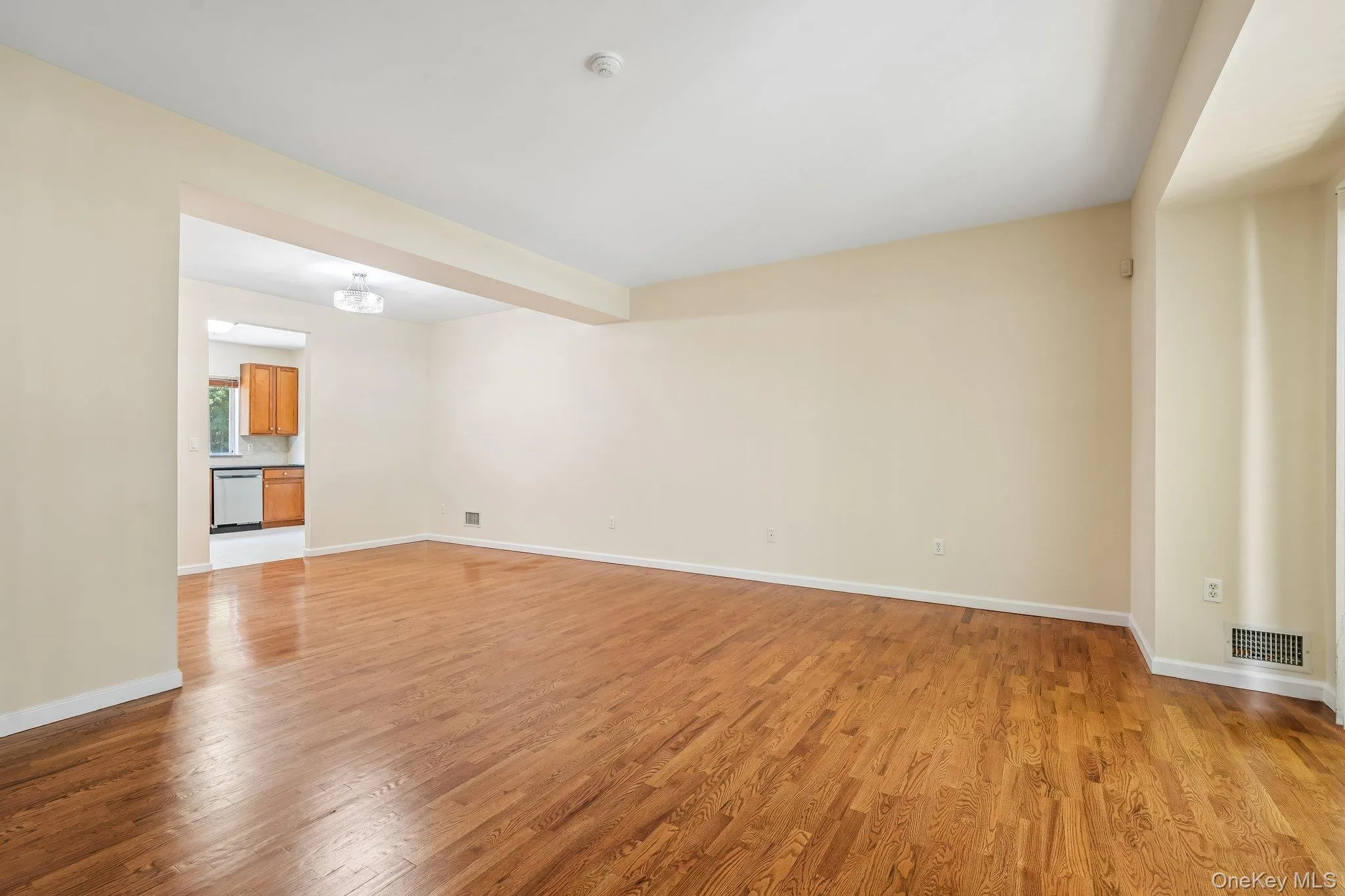 212 Arlington Court, Clarkstown, NY, 2 Bedrooms Bedrooms, 6 Rooms Rooms,2 BathroomsBathrooms,Residential,For Rent,Arlington,0,1018402 212 Arlington Court, Clarkstown, NY, 2 Bedrooms Bedrooms, 6 Rooms Rooms,2 BathroomsBathrooms,Residential,For Rent,Arlington,0,1018402