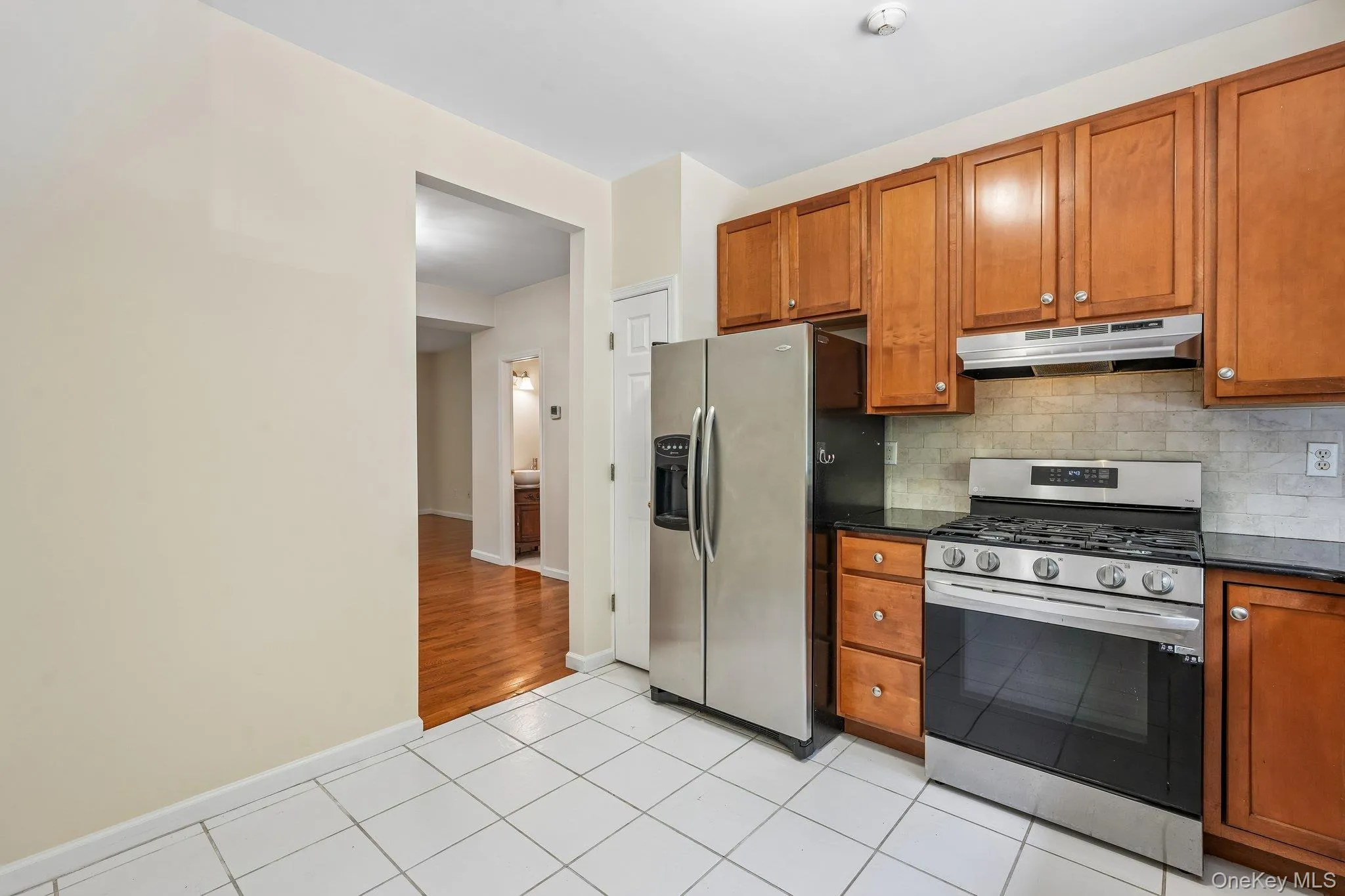 212 Arlington Court, Clarkstown, NY, 2 Bedrooms Bedrooms, 6 Rooms Rooms,2 BathroomsBathrooms,Residential,For Rent,Arlington,0,1018402 212 Arlington Court, Clarkstown, NY, 2 Bedrooms Bedrooms, 6 Rooms Rooms,2 BathroomsBathrooms,Residential,For Rent,Arlington,0,1018402
