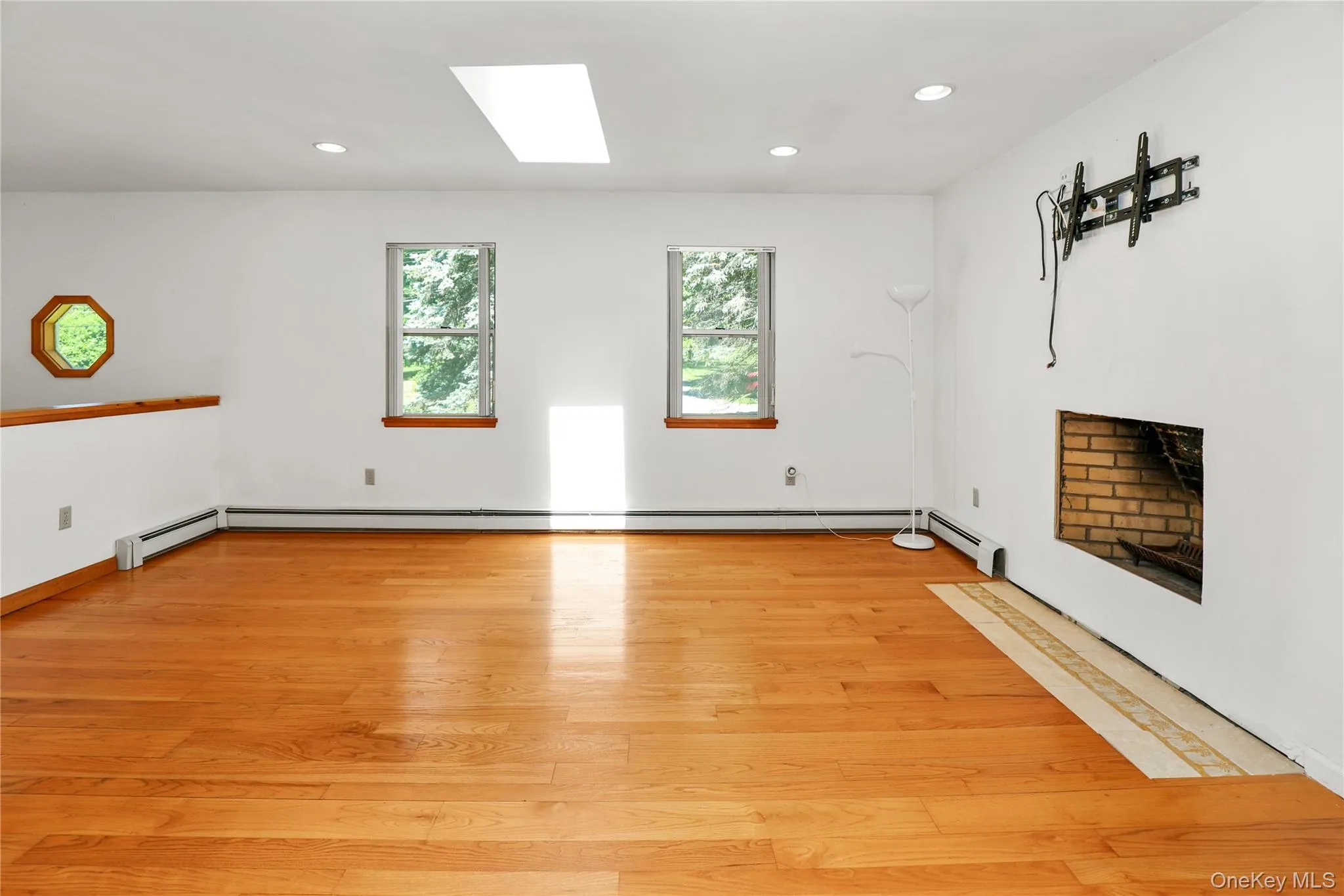 2 Verven Road, Poughkeepsie, NY, 3 Bedrooms Bedrooms, 4 Rooms Rooms,1 BathroomBathrooms,Residential,For Rent,Verven,0,KEY1018414 2 Verven Road, Poughkeepsie, NY, 3 Bedrooms Bedrooms, 4 Rooms Rooms,1 BathroomBathrooms,Residential,For Rent,Verven,0,KEY1018414