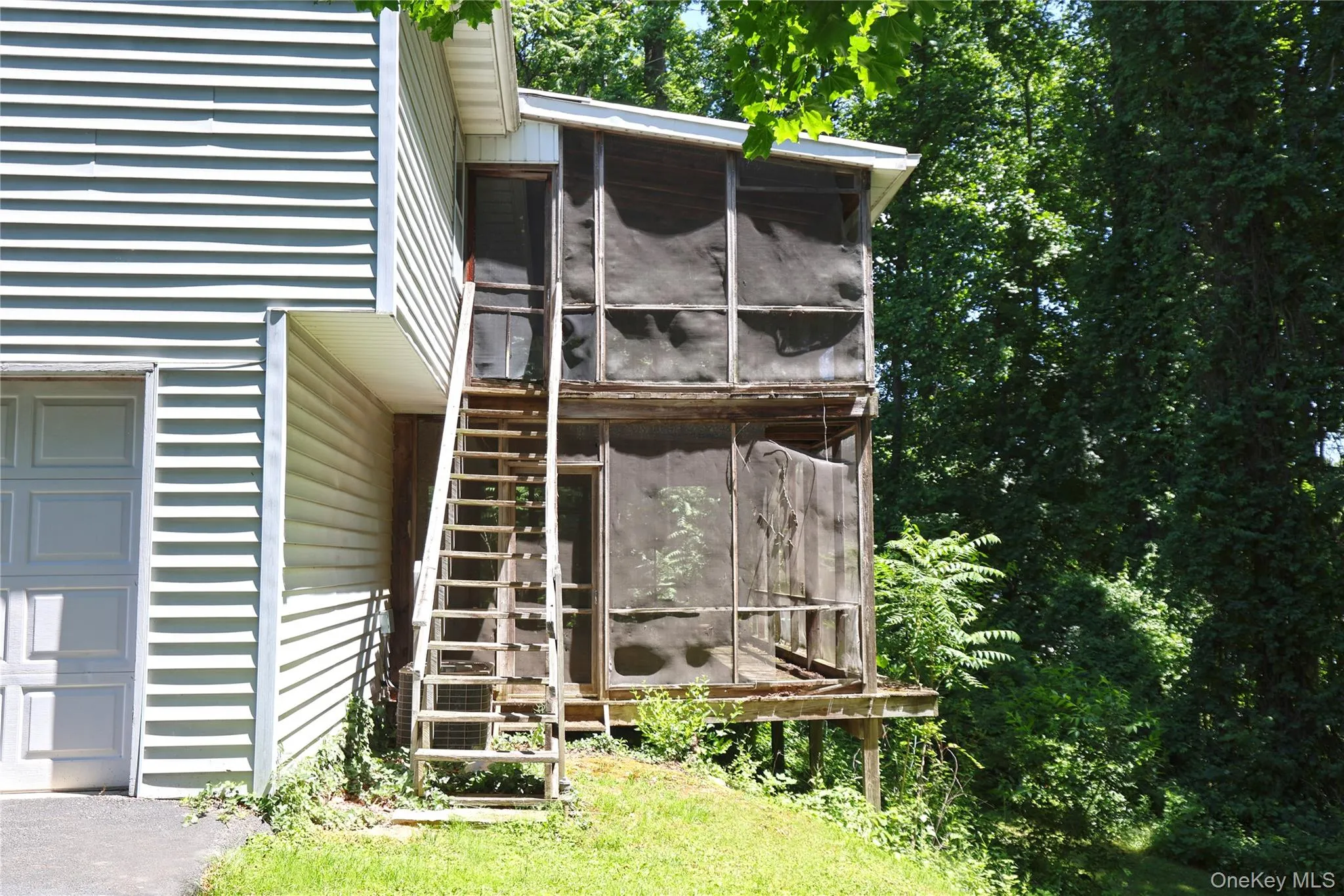 2 Verven Road, Poughkeepsie, NY, 3 Bedrooms Bedrooms, 4 Rooms Rooms,1 BathroomBathrooms,Residential,For Rent,Verven,0,KEY1018414 2 Verven Road, Poughkeepsie, NY, 3 Bedrooms Bedrooms, 4 Rooms Rooms,1 BathroomBathrooms,Residential,For Rent,Verven,0,KEY1018414