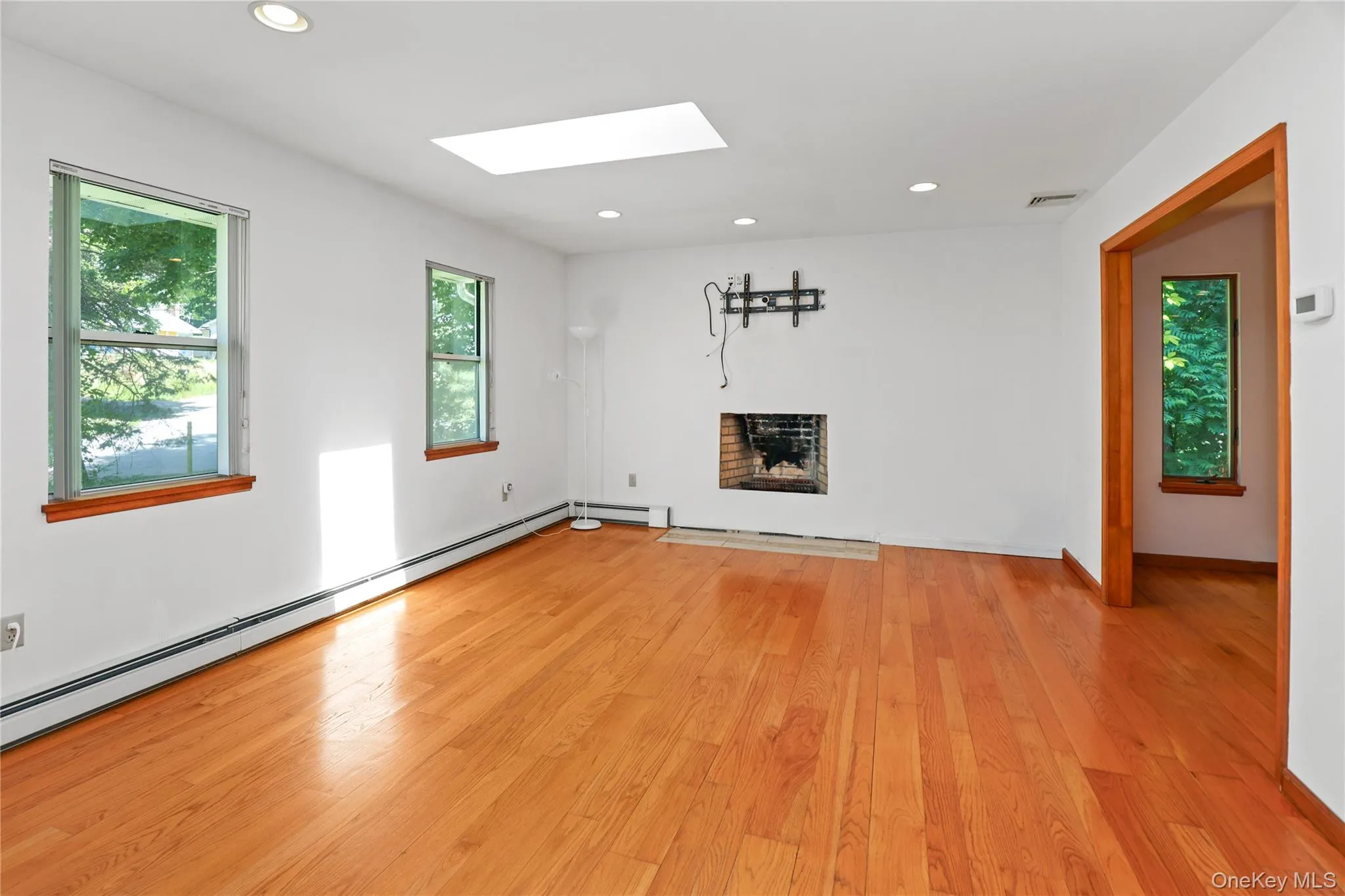 2 Verven Road, Poughkeepsie, NY, 3 Bedrooms Bedrooms, 4 Rooms Rooms,1 BathroomBathrooms,Residential,For Rent,Verven,0,KEY1018414 2 Verven Road, Poughkeepsie, NY, 3 Bedrooms Bedrooms, 4 Rooms Rooms,1 BathroomBathrooms,Residential,For Rent,Verven,0,KEY1018414