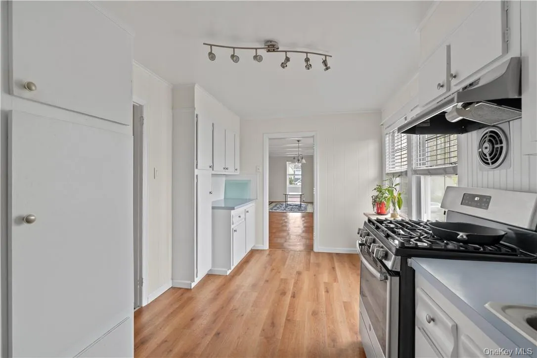 Kitchen with Washer Dryer Kitchen with Washer Dryer