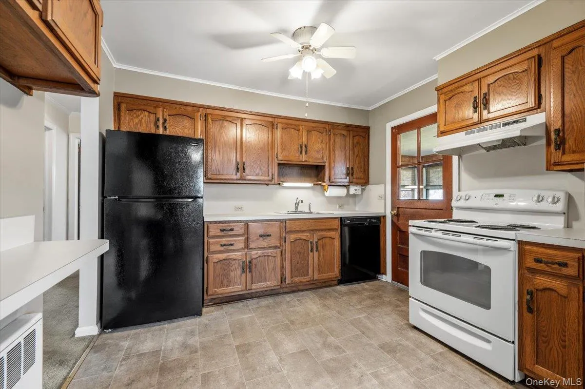 665 Dianne Street, Hempstead, NY, 4 Bedrooms Bedrooms, 6 Rooms Rooms,2 BathroomsBathrooms,Residential,For Rent,Dianne,0,1018422 665 Dianne Street, Hempstead, NY, 4 Bedrooms Bedrooms, 6 Rooms Rooms,2 BathroomsBathrooms,Residential,For Rent,Dianne,0,1018422