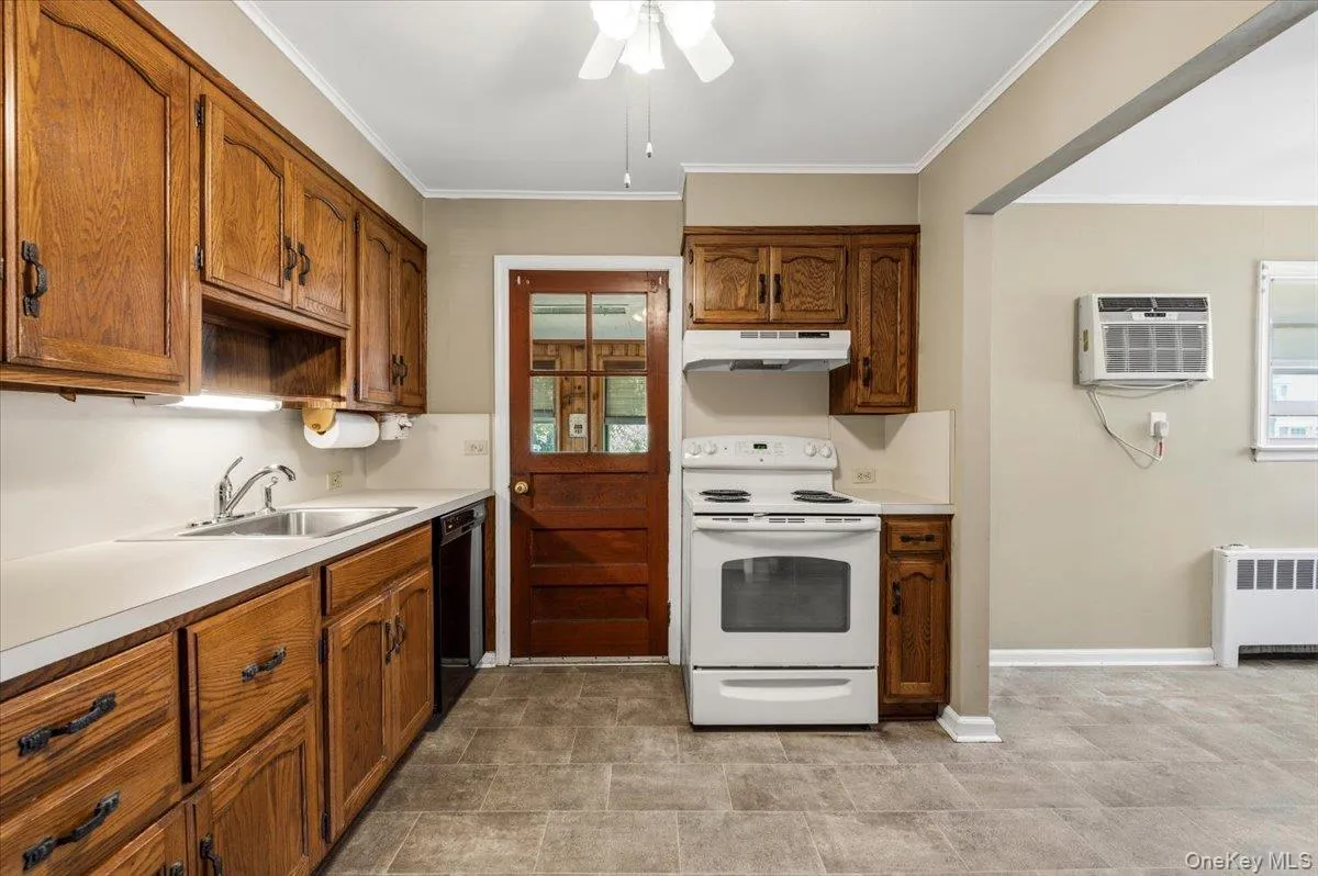 665 Dianne Street, Hempstead, NY, 4 Bedrooms Bedrooms, 6 Rooms Rooms,2 BathroomsBathrooms,Residential,For Rent,Dianne,0,1018422 665 Dianne Street, Hempstead, NY, 4 Bedrooms Bedrooms, 6 Rooms Rooms,2 BathroomsBathrooms,Residential,For Rent,Dianne,0,1018422