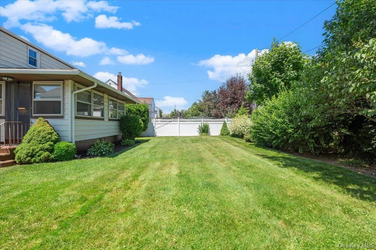 665 Dianne Street, Hempstead, NY, 4 Bedrooms Bedrooms, 6 Rooms Rooms,2 BathroomsBathrooms,Residential,For Rent,Dianne,0,1018422 665 Dianne Street, Hempstead, NY, 4 Bedrooms Bedrooms, 6 Rooms Rooms,2 BathroomsBathrooms,Residential,For Rent,Dianne,0,1018422