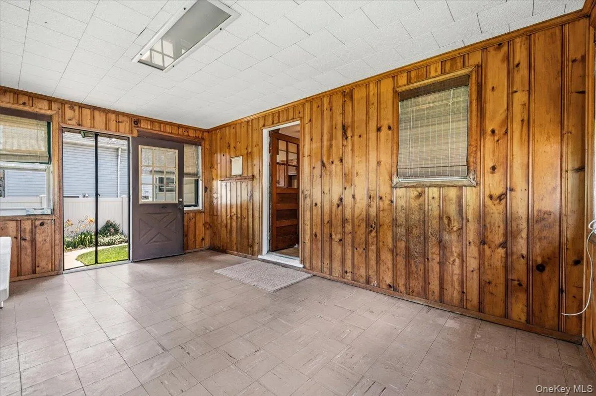 665 Dianne Street, Hempstead, NY, 4 Bedrooms Bedrooms, 6 Rooms Rooms,2 BathroomsBathrooms,Residential,For Rent,Dianne,0,1018422 665 Dianne Street, Hempstead, NY, 4 Bedrooms Bedrooms, 6 Rooms Rooms,2 BathroomsBathrooms,Residential,For Rent,Dianne,0,1018422