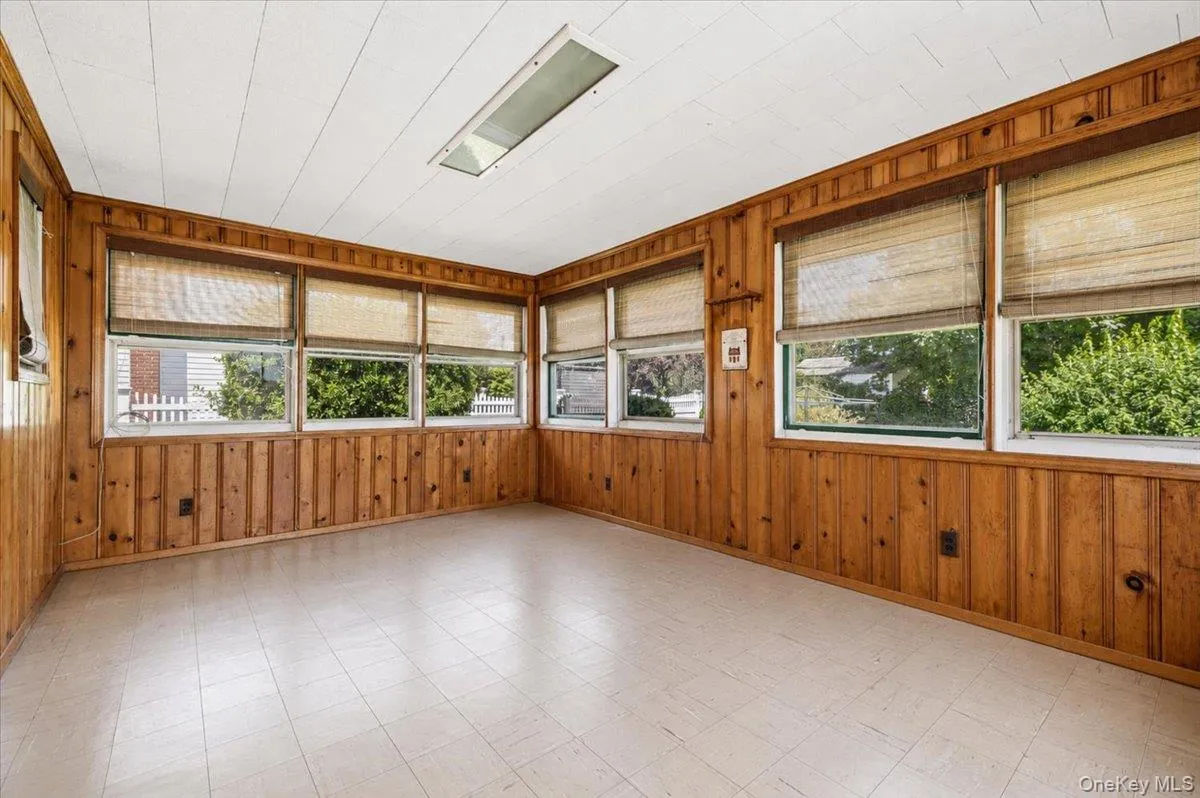 665 Dianne Street, Hempstead, NY, 4 Bedrooms Bedrooms, 6 Rooms Rooms,2 BathroomsBathrooms,Residential,For Rent,Dianne,0,1018422 665 Dianne Street, Hempstead, NY, 4 Bedrooms Bedrooms, 6 Rooms Rooms,2 BathroomsBathrooms,Residential,For Rent,Dianne,0,1018422