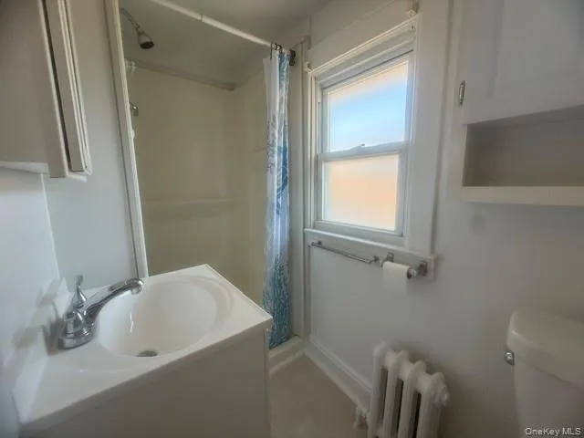 75 Hillside Avenue, North Hempstead, NY, 1 Bedroom Bedrooms, 3 Rooms Rooms,1 BathroomBathrooms,Residential Lease,For Rent,Hillside,0,KEY1018425 75 Hillside Avenue, North Hempstead, NY, 1 Bedroom Bedrooms, 3 Rooms Rooms,1 BathroomBathrooms,Residential Lease,For Rent,Hillside,0,KEY1018425