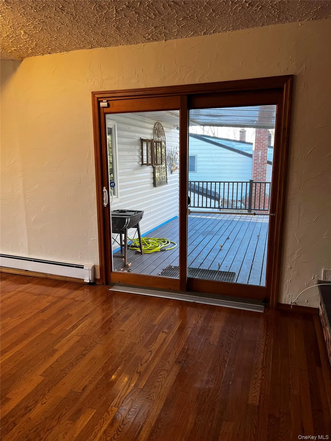 9 Saddler Court, Huntington, NY, 4 Bedrooms Bedrooms, 9 Rooms Rooms,2 BathroomsBathrooms,Residential,For Rent,Saddler,0,KEY1018427 9 Saddler Court, Huntington, NY, 4 Bedrooms Bedrooms, 9 Rooms Rooms,2 BathroomsBathrooms,Residential,For Rent,Saddler,0,KEY1018427
