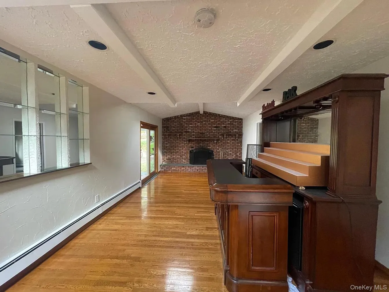 9 Saddler Court, Huntington, NY, 4 Bedrooms Bedrooms, 9 Rooms Rooms,2 BathroomsBathrooms,Residential,For Rent,Saddler,0,1018427 9 Saddler Court, Huntington, NY, 4 Bedrooms Bedrooms, 9 Rooms Rooms,2 BathroomsBathrooms,Residential,For Rent,Saddler,0,1018427
