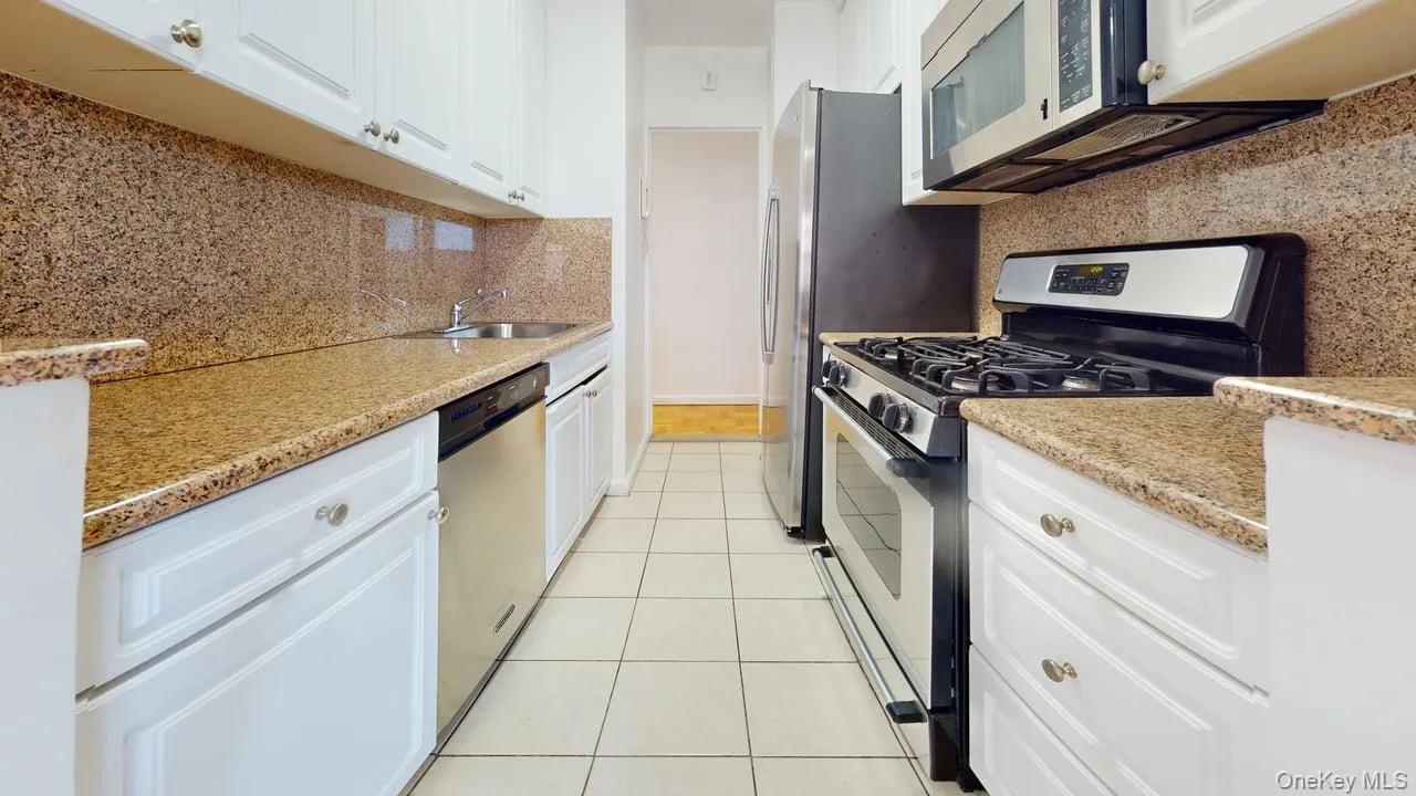 102-30 66th Road, New York, NY, 1 Bedroom Bedrooms, 3 Rooms Rooms,1 BathroomBathrooms,Residential,For Rent,66th,0,KEY1018428 102-30 66th Road, New York, NY, 1 Bedroom Bedrooms, 3 Rooms Rooms,1 BathroomBathrooms,Residential,For Rent,66th,0,KEY1018428