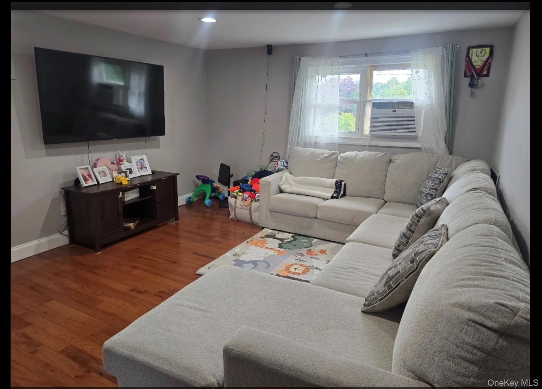 18 Cyprus Avenue, Islip, NY, 6 Bedrooms Bedrooms, 12 Rooms Rooms,3 BathroomsBathrooms,Residential,For Rent,Cyprus,0,KEY1018431 18 Cyprus Avenue, Islip, NY, 6 Bedrooms Bedrooms, 12 Rooms Rooms,3 BathroomsBathrooms,Residential,For Rent,Cyprus,0,KEY1018431