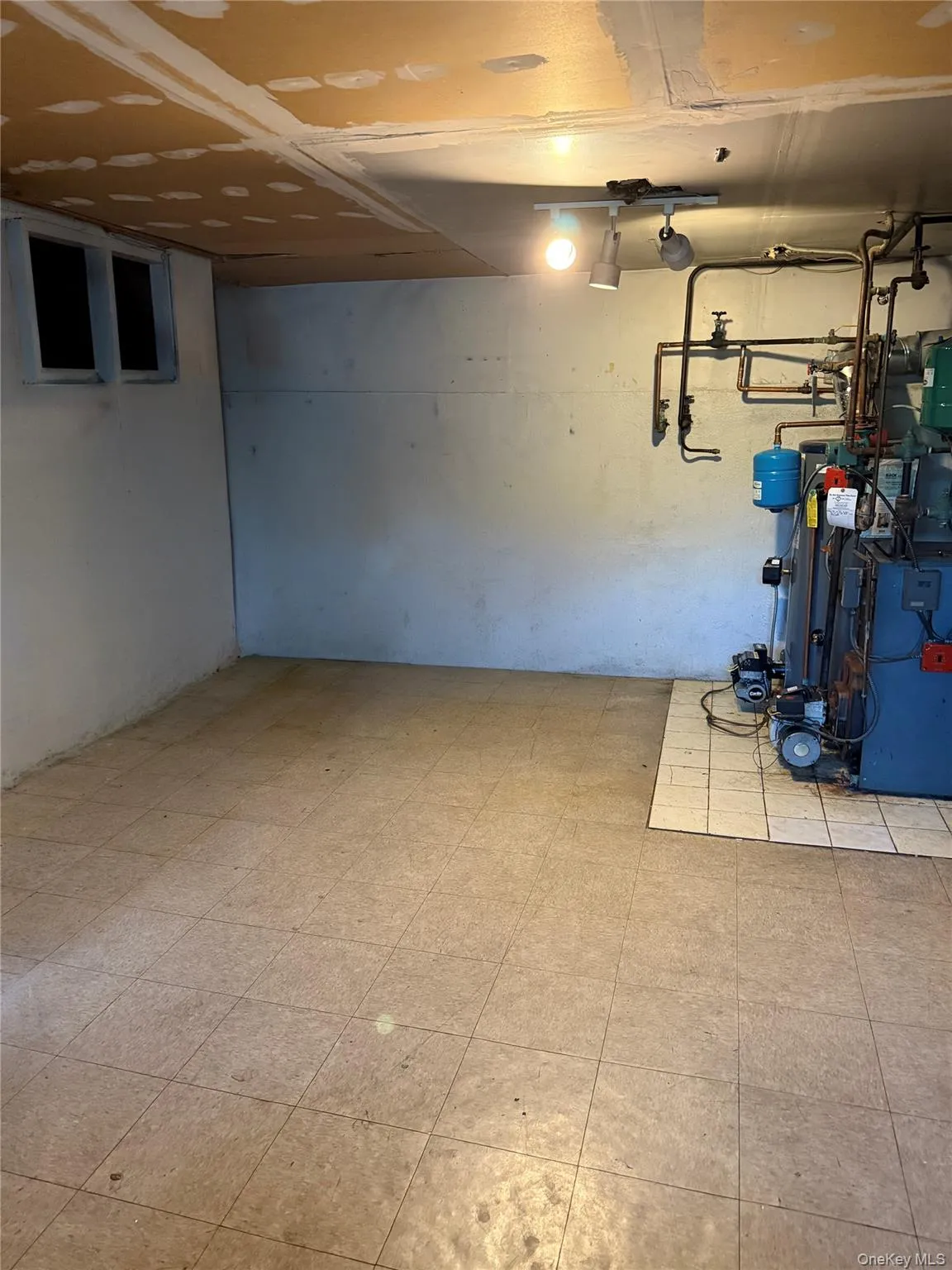 2534 Saw Mill Road, Hempstead, NY, 6 Bedrooms Bedrooms, 12 Rooms Rooms,2 BathroomsBathrooms,Residential,For Rent,Saw Mill,0,1018432 2534 Saw Mill Road, Hempstead, NY, 6 Bedrooms Bedrooms, 12 Rooms Rooms,2 BathroomsBathrooms,Residential,For Rent,Saw Mill,0,1018432