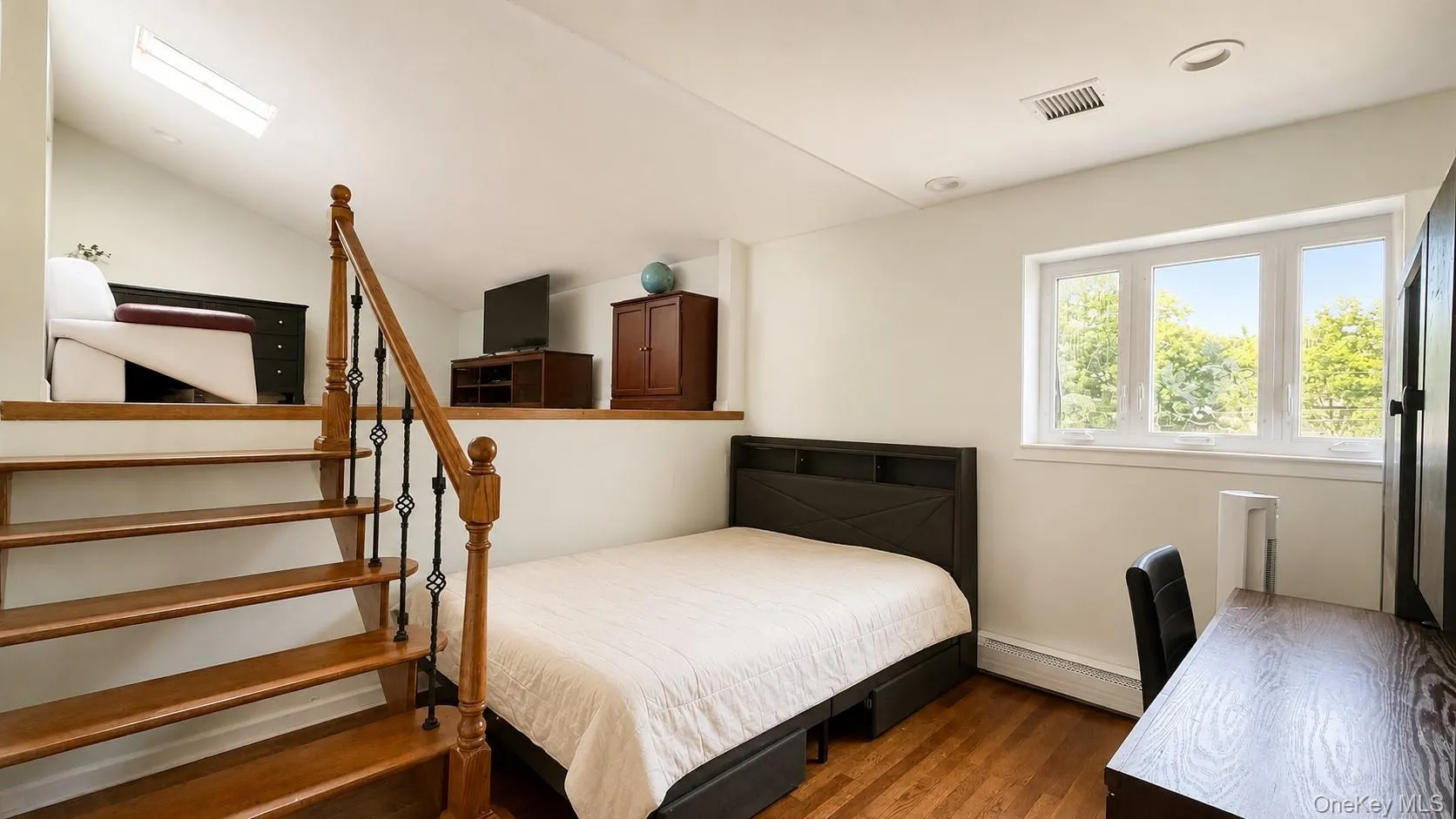 2534 Saw Mill Road, Hempstead, NY, 6 Bedrooms Bedrooms, 12 Rooms Rooms,2 BathroomsBathrooms,Residential,For Rent,Saw Mill,0,1018432 2534 Saw Mill Road, Hempstead, NY, 6 Bedrooms Bedrooms, 12 Rooms Rooms,2 BathroomsBathrooms,Residential,For Rent,Saw Mill,0,1018432
