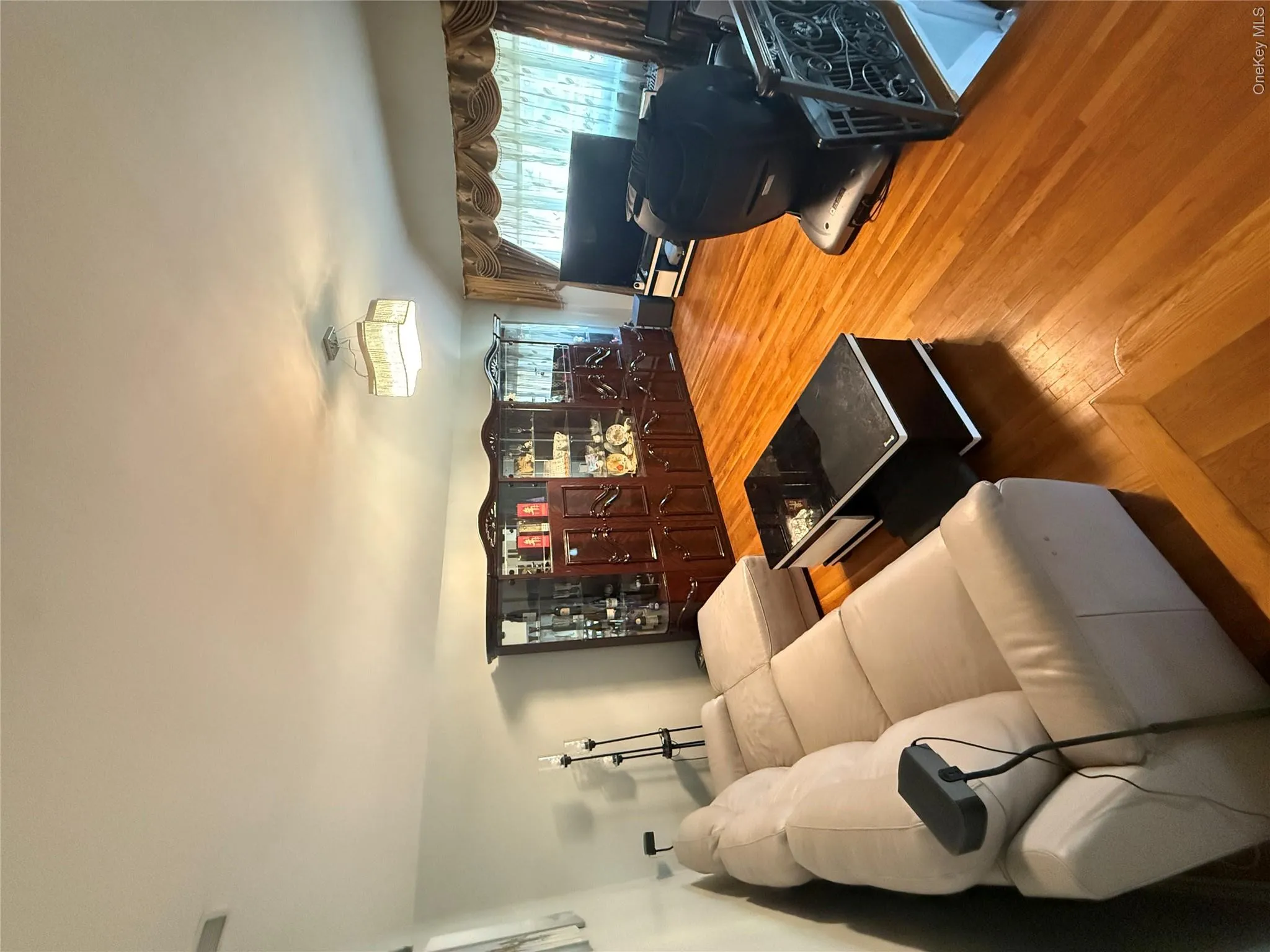 2534 Saw Mill Road, Hempstead, NY, 6 Bedrooms Bedrooms, 12 Rooms Rooms,2 BathroomsBathrooms,Residential,For Rent,Saw Mill,0,1018432 2534 Saw Mill Road, Hempstead, NY, 6 Bedrooms Bedrooms, 12 Rooms Rooms,2 BathroomsBathrooms,Residential,For Rent,Saw Mill,0,1018432