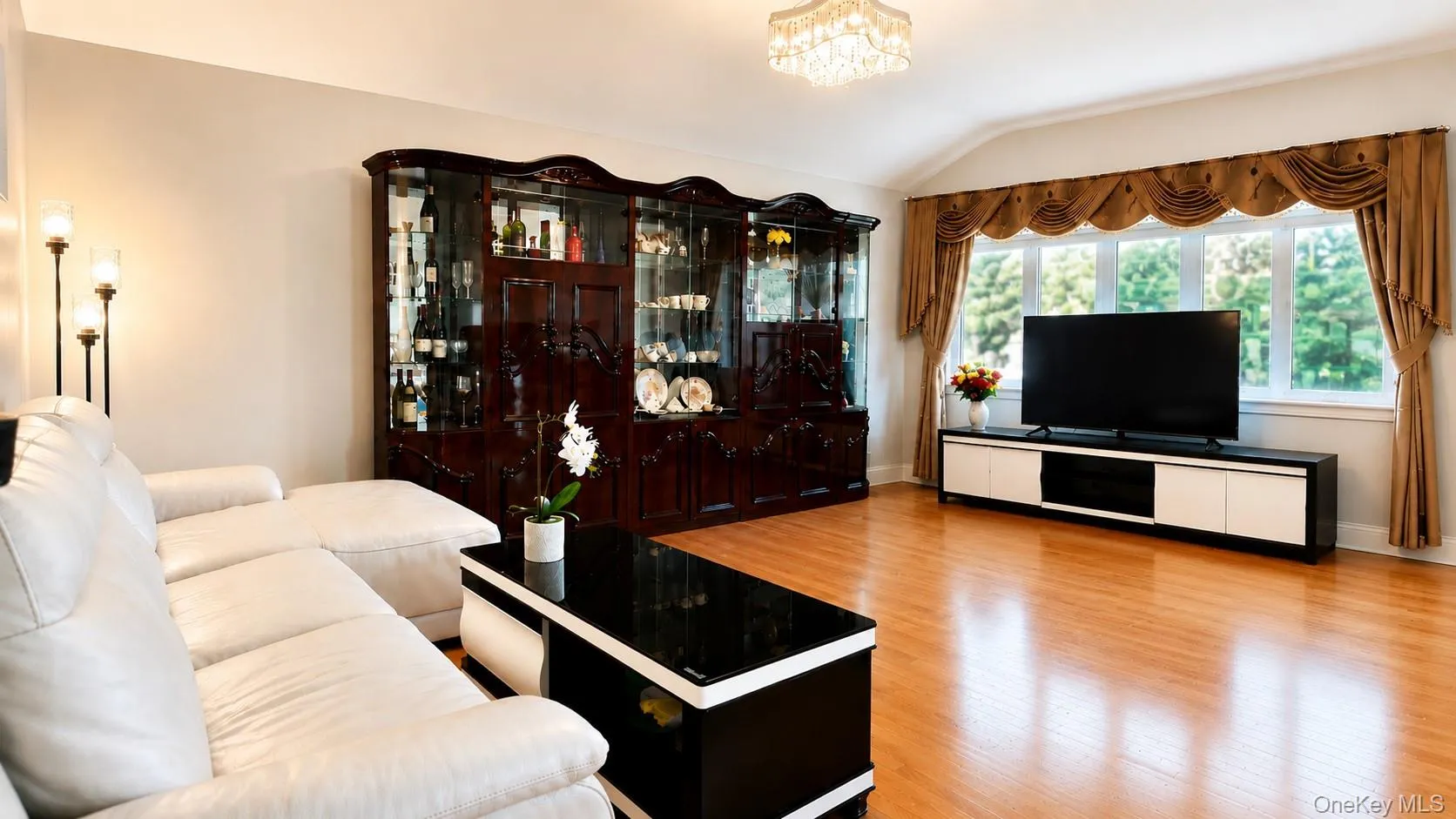 2534 Saw Mill Road, Hempstead, NY, 6 Bedrooms Bedrooms, 12 Rooms Rooms,2 BathroomsBathrooms,Residential,For Rent,Saw Mill,0,1018432 2534 Saw Mill Road, Hempstead, NY, 6 Bedrooms Bedrooms, 12 Rooms Rooms,2 BathroomsBathrooms,Residential,For Rent,Saw Mill,0,1018432