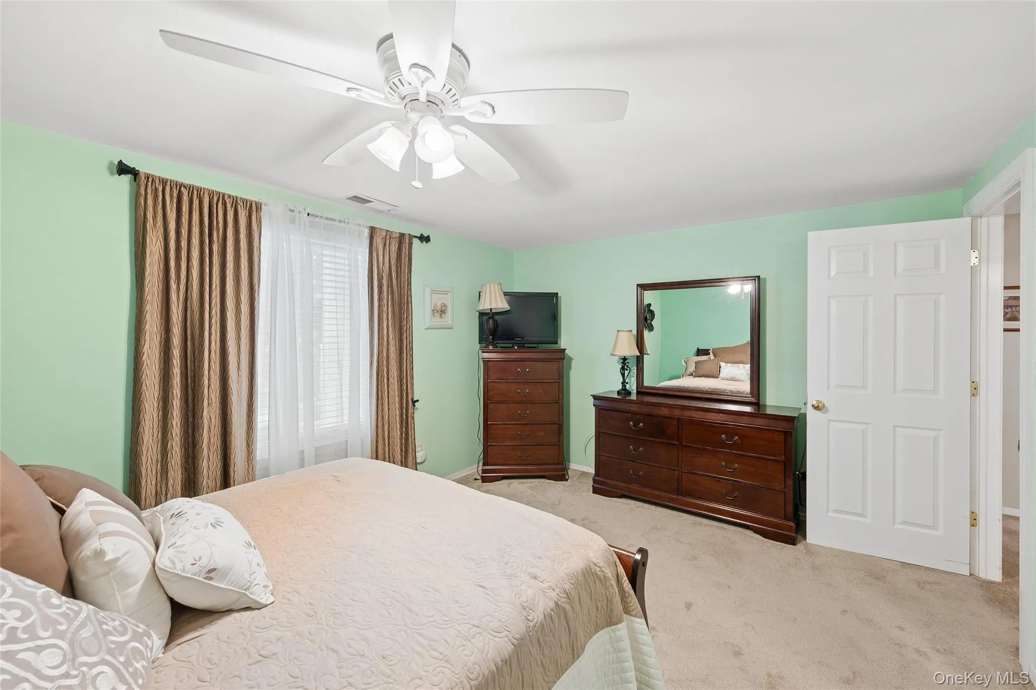 296 Birchwood Road, Brookhaven, NY, 1 Bedroom Bedrooms, 4 Rooms Rooms,1 BathroomBathrooms,Residential,For Rent,Birchwood,0,KEY1018442 296 Birchwood Road, Brookhaven, NY, 1 Bedroom Bedrooms, 4 Rooms Rooms,1 BathroomBathrooms,Residential,For Rent,Birchwood,0,KEY1018442