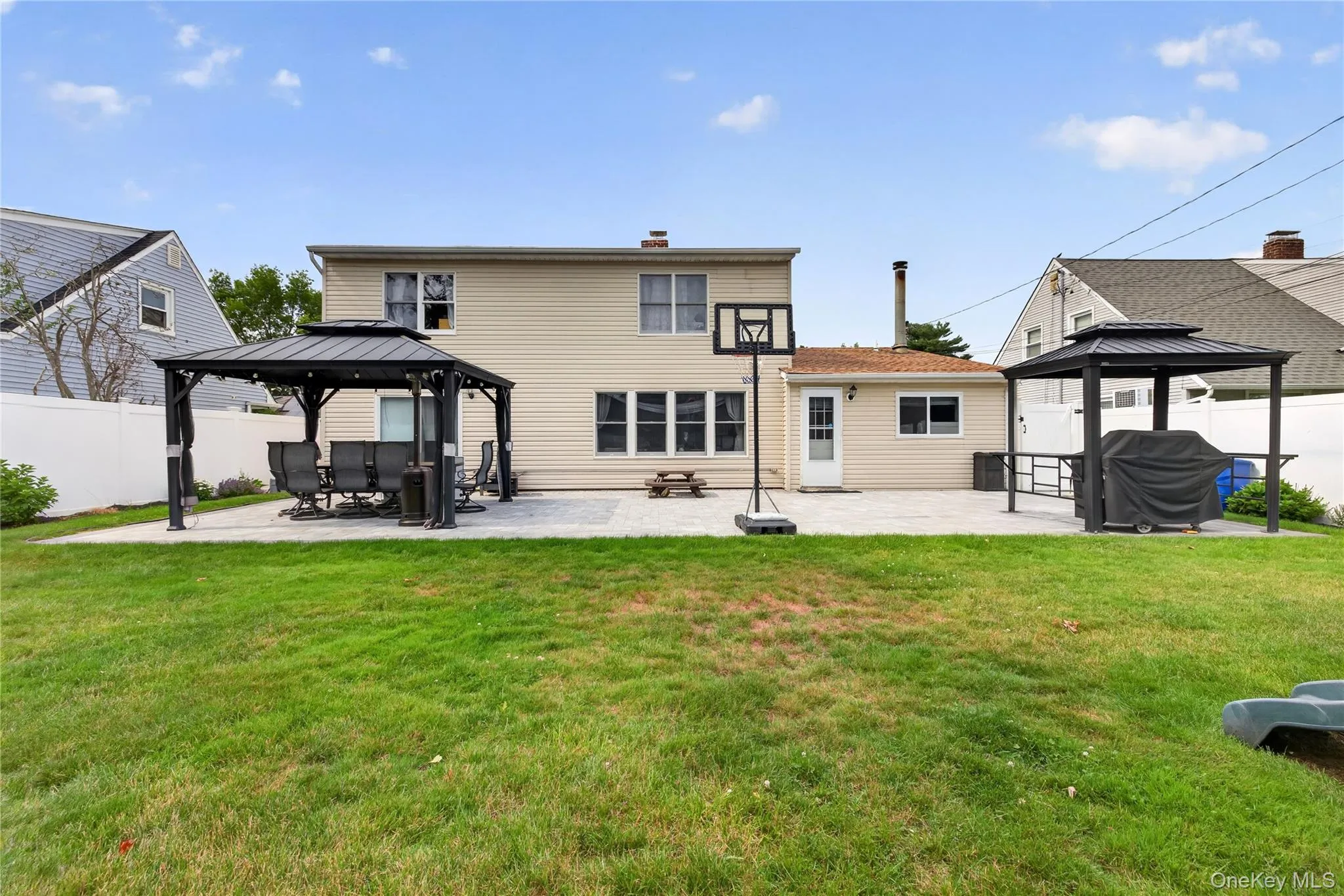 26 Saddler Lane, Hempstead, NY, 4 Bedrooms Bedrooms, 8 Rooms Rooms,2 BathroomsBathrooms,Residential,For Rent,Saddler,0,1018446 26 Saddler Lane, Hempstead, NY, 4 Bedrooms Bedrooms, 8 Rooms Rooms,2 BathroomsBathrooms,Residential,For Rent,Saddler,0,1018446