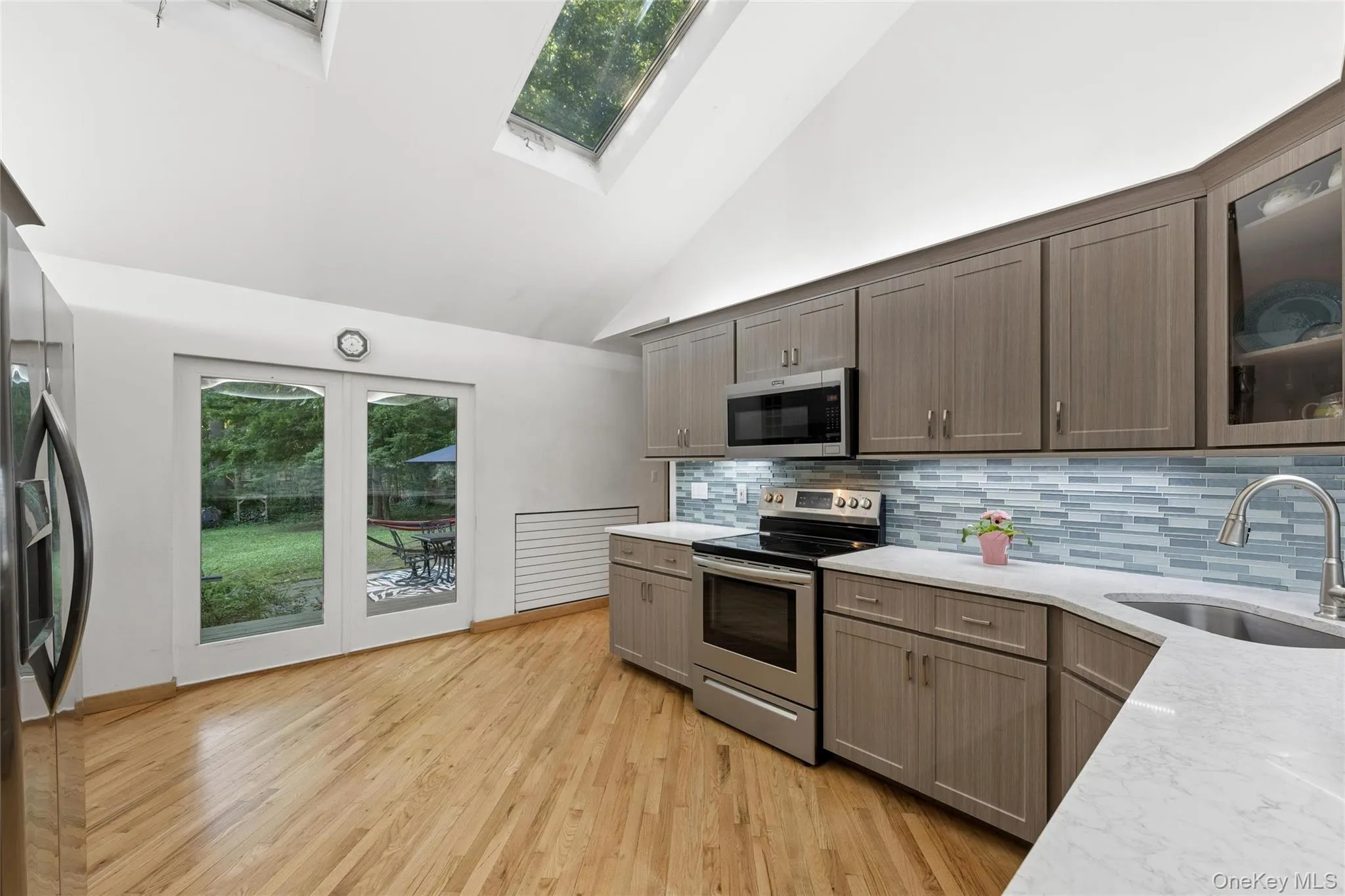 Large eat in kitchen with skylights Large eat in kitchen with skylights