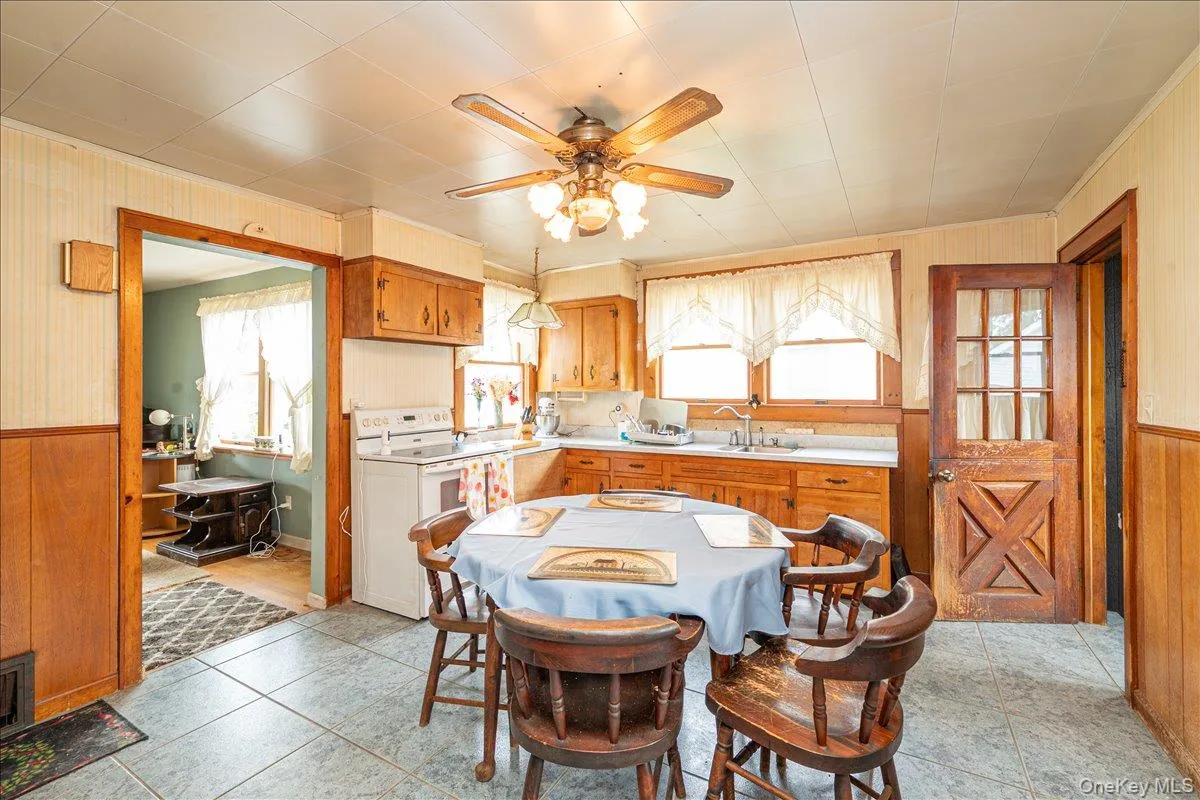 68 Rollstone Avenue, Islip, NY, 4 Bedrooms Bedrooms, 9 Rooms Rooms,1 BathroomBathrooms,Residential,For Rent,Rollstone,0,1018456 68 Rollstone Avenue, Islip, NY, 4 Bedrooms Bedrooms, 9 Rooms Rooms,1 BathroomBathrooms,Residential,For Rent,Rollstone,0,1018456