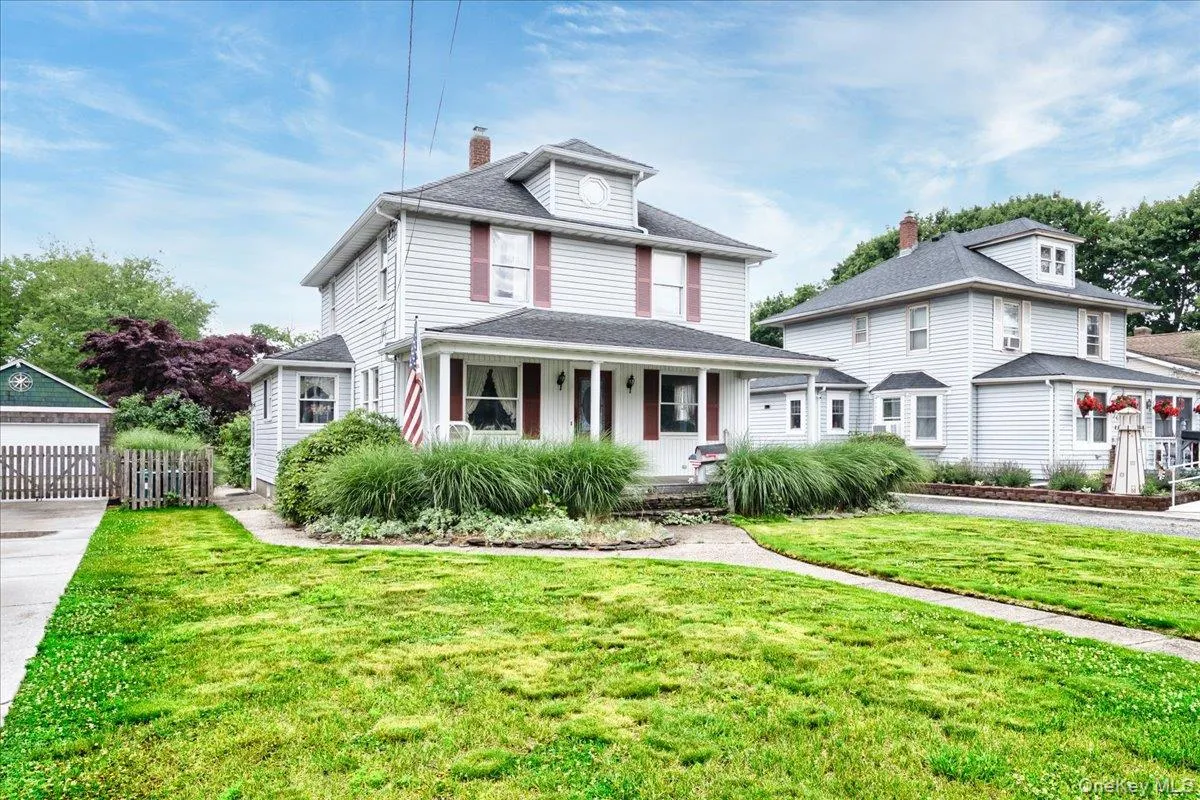 68 Rollstone Avenue, Islip, NY, 4 Bedrooms Bedrooms, 9 Rooms Rooms,1 BathroomBathrooms,Residential,For Rent,Rollstone,0,1018456 68 Rollstone Avenue, Islip, NY, 4 Bedrooms Bedrooms, 9 Rooms Rooms,1 BathroomBathrooms,Residential,For Rent,Rollstone,0,1018456