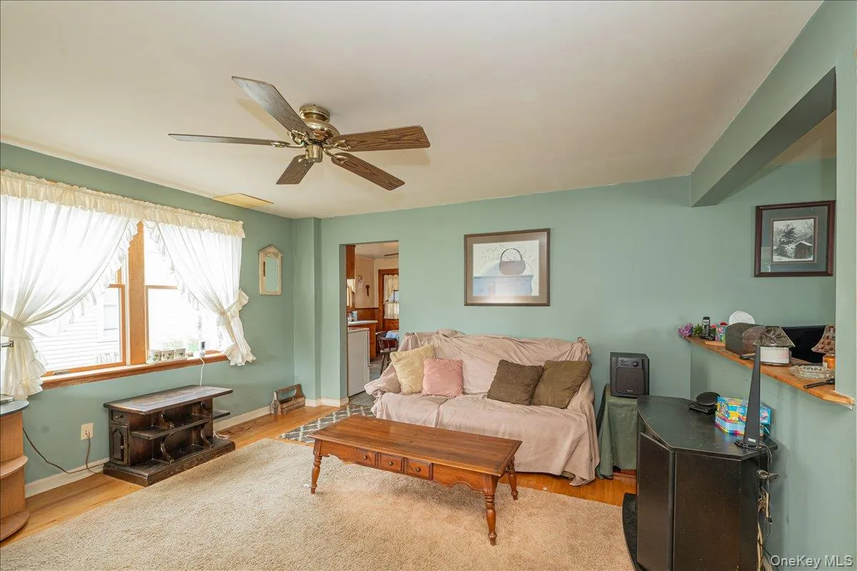 68 Rollstone Avenue, Islip, NY, 4 Bedrooms Bedrooms, 9 Rooms Rooms,1 BathroomBathrooms,Residential,For Rent,Rollstone,0,1018456 68 Rollstone Avenue, Islip, NY, 4 Bedrooms Bedrooms, 9 Rooms Rooms,1 BathroomBathrooms,Residential,For Rent,Rollstone,0,1018456