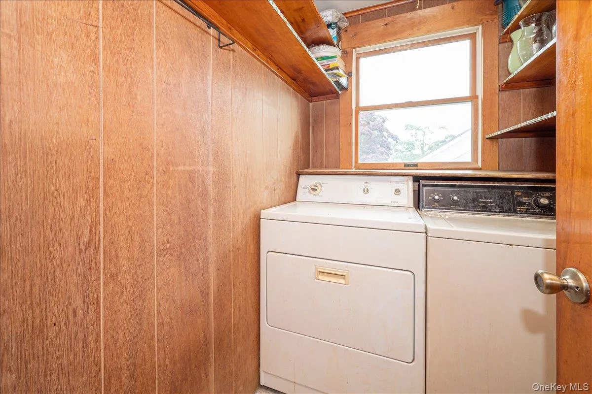 68 Rollstone Avenue, Islip, NY, 4 Bedrooms Bedrooms, 9 Rooms Rooms,1 BathroomBathrooms,Residential,For Rent,Rollstone,0,1018456 68 Rollstone Avenue, Islip, NY, 4 Bedrooms Bedrooms, 9 Rooms Rooms,1 BathroomBathrooms,Residential,For Rent,Rollstone,0,1018456