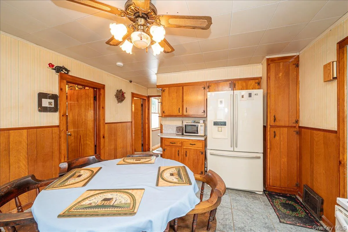 68 Rollstone Avenue, Islip, NY, 4 Bedrooms Bedrooms, 9 Rooms Rooms,1 BathroomBathrooms,Residential,For Rent,Rollstone,0,1018456 68 Rollstone Avenue, Islip, NY, 4 Bedrooms Bedrooms, 9 Rooms Rooms,1 BathroomBathrooms,Residential,For Rent,Rollstone,0,1018456