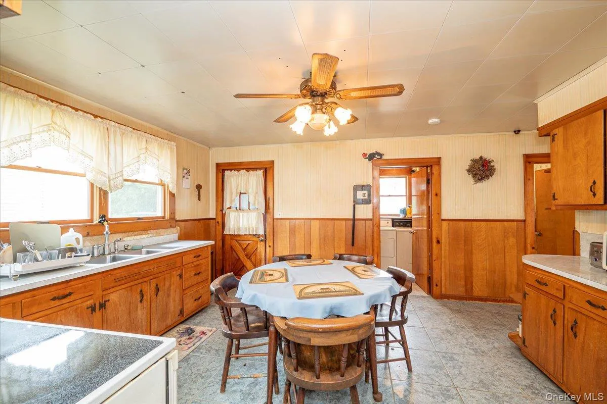 68 Rollstone Avenue, Islip, NY, 4 Bedrooms Bedrooms, 9 Rooms Rooms,1 BathroomBathrooms,Residential,For Rent,Rollstone,0,1018456 68 Rollstone Avenue, Islip, NY, 4 Bedrooms Bedrooms, 9 Rooms Rooms,1 BathroomBathrooms,Residential,For Rent,Rollstone,0,1018456