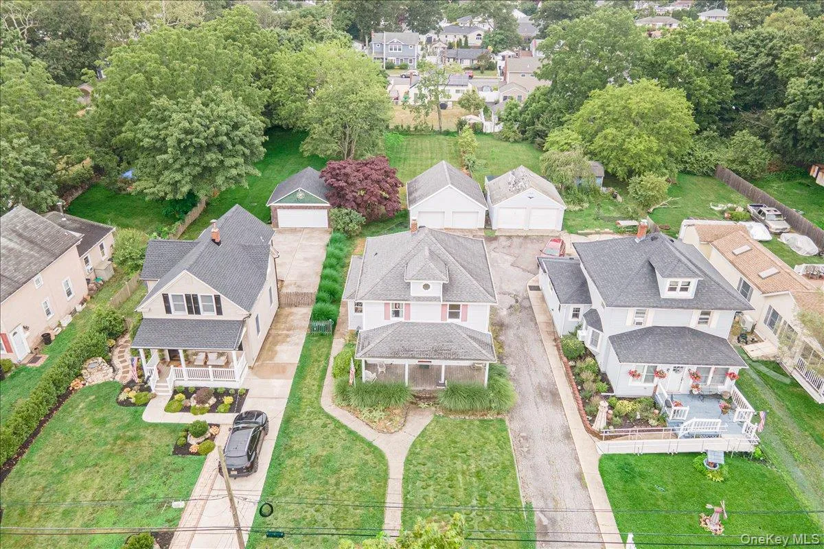 68 Rollstone Avenue, Islip, NY, 4 Bedrooms Bedrooms, 9 Rooms Rooms,1 BathroomBathrooms,Residential,For Rent,Rollstone,0,1018456 68 Rollstone Avenue, Islip, NY, 4 Bedrooms Bedrooms, 9 Rooms Rooms,1 BathroomBathrooms,Residential,For Rent,Rollstone,0,1018456