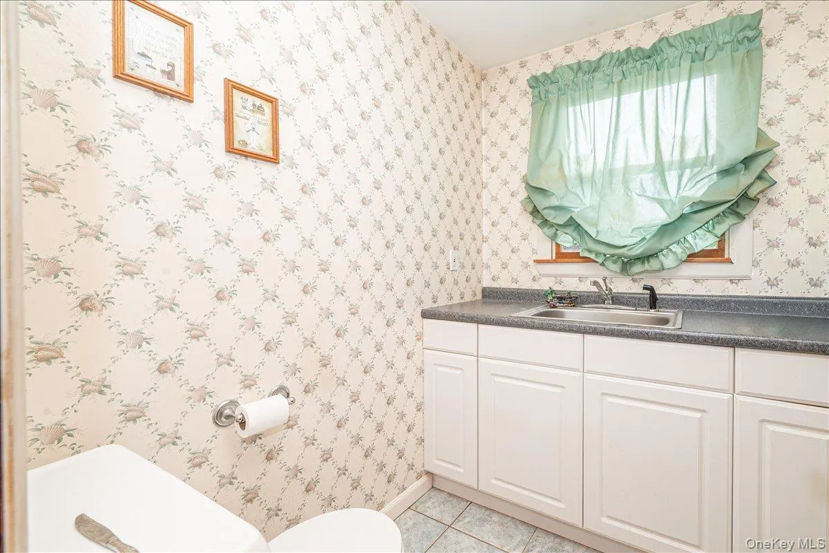 68 Rollstone Avenue, Islip, NY, 4 Bedrooms Bedrooms, 9 Rooms Rooms,1 BathroomBathrooms,Residential,For Rent,Rollstone,0,1018456 68 Rollstone Avenue, Islip, NY, 4 Bedrooms Bedrooms, 9 Rooms Rooms,1 BathroomBathrooms,Residential,For Rent,Rollstone,0,1018456