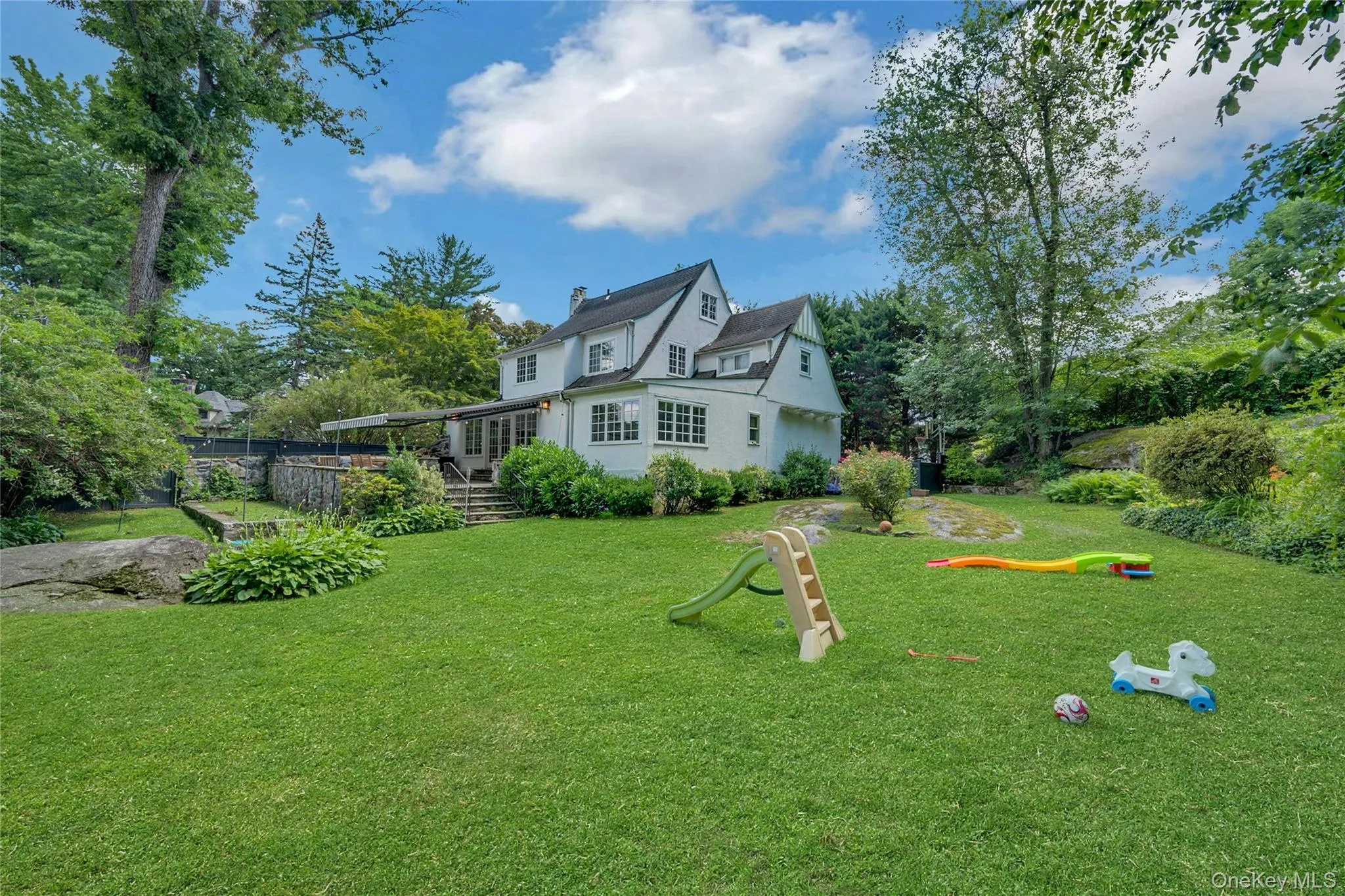 42 Knollwood Drive, New Rochelle, NY, 5 Bedrooms Bedrooms, 8 Rooms Rooms,4 BathroomsBathrooms,Residential,For Rent,Knollwood,0,1018462 42 Knollwood Drive, New Rochelle, NY, 5 Bedrooms Bedrooms, 8 Rooms Rooms,4 BathroomsBathrooms,Residential,For Rent,Knollwood,0,1018462