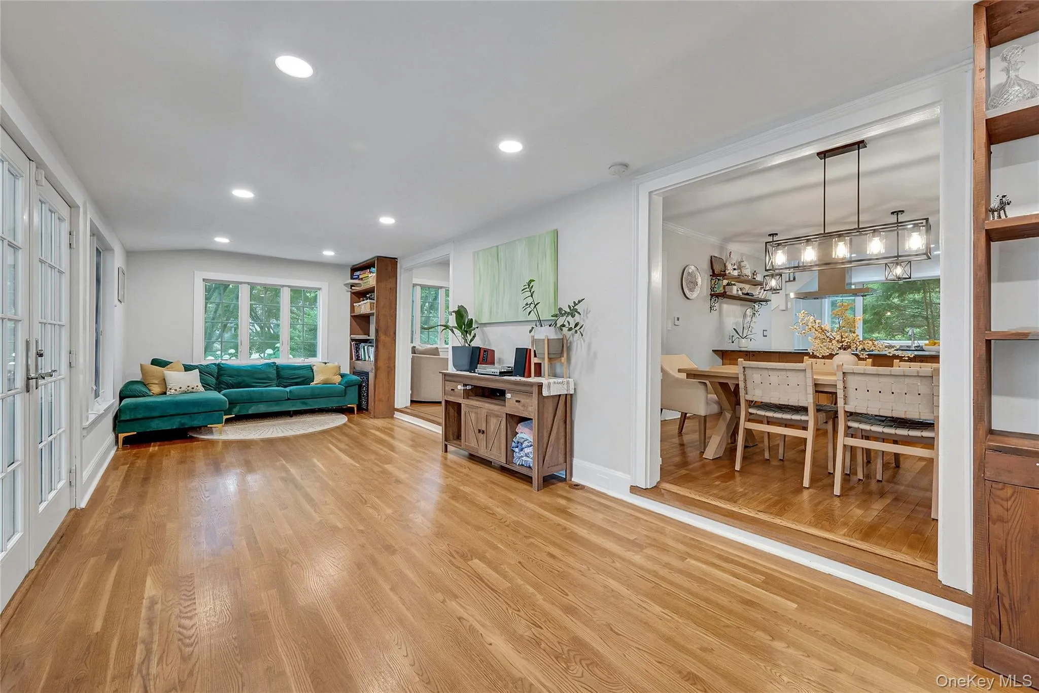 42 Knollwood Drive, New Rochelle, NY, 5 Bedrooms Bedrooms, 8 Rooms Rooms,4 BathroomsBathrooms,Residential,For Rent,Knollwood,0,1018462 42 Knollwood Drive, New Rochelle, NY, 5 Bedrooms Bedrooms, 8 Rooms Rooms,4 BathroomsBathrooms,Residential,For Rent,Knollwood,0,1018462