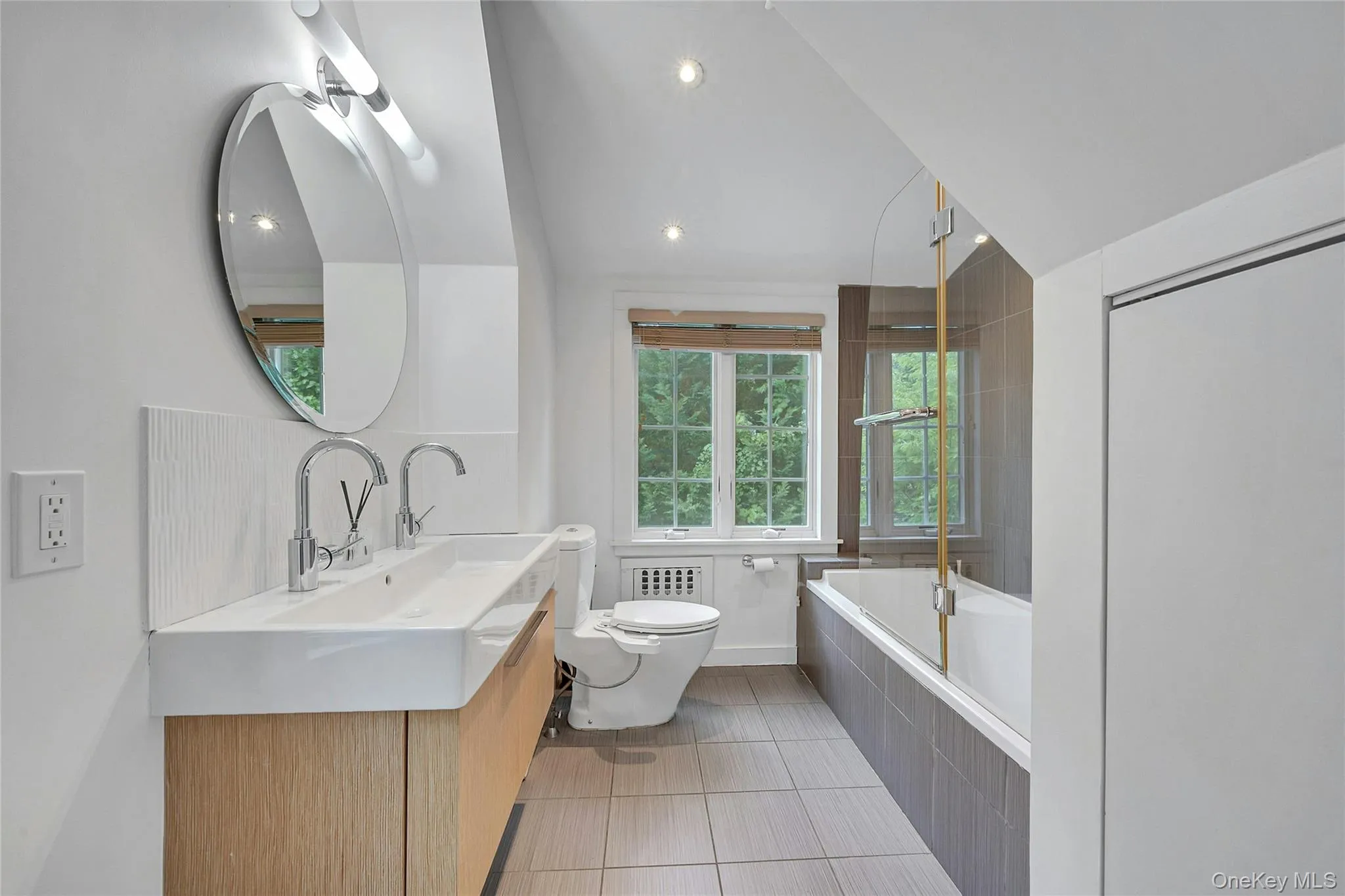 42 Knollwood Drive, New Rochelle, NY, 5 Bedrooms Bedrooms, 8 Rooms Rooms,4 BathroomsBathrooms,Residential,For Rent,Knollwood,0,1018462 42 Knollwood Drive, New Rochelle, NY, 5 Bedrooms Bedrooms, 8 Rooms Rooms,4 BathroomsBathrooms,Residential,For Rent,Knollwood,0,1018462