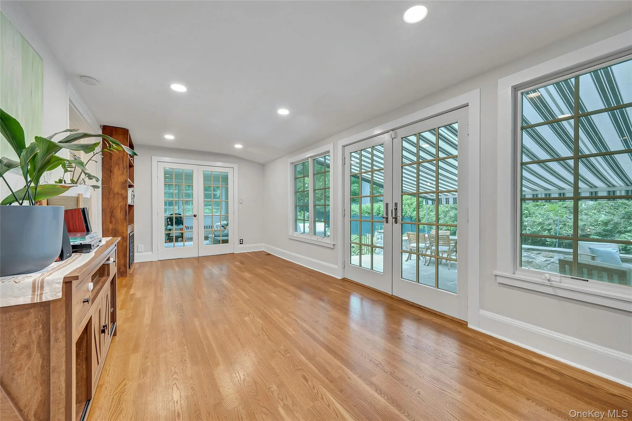 42 Knollwood Drive, New Rochelle, NY, 5 Bedrooms Bedrooms, 8 Rooms Rooms,4 BathroomsBathrooms,Residential,For Rent,Knollwood,0,1018462 42 Knollwood Drive, New Rochelle, NY, 5 Bedrooms Bedrooms, 8 Rooms Rooms,4 BathroomsBathrooms,Residential,For Rent,Knollwood,0,1018462