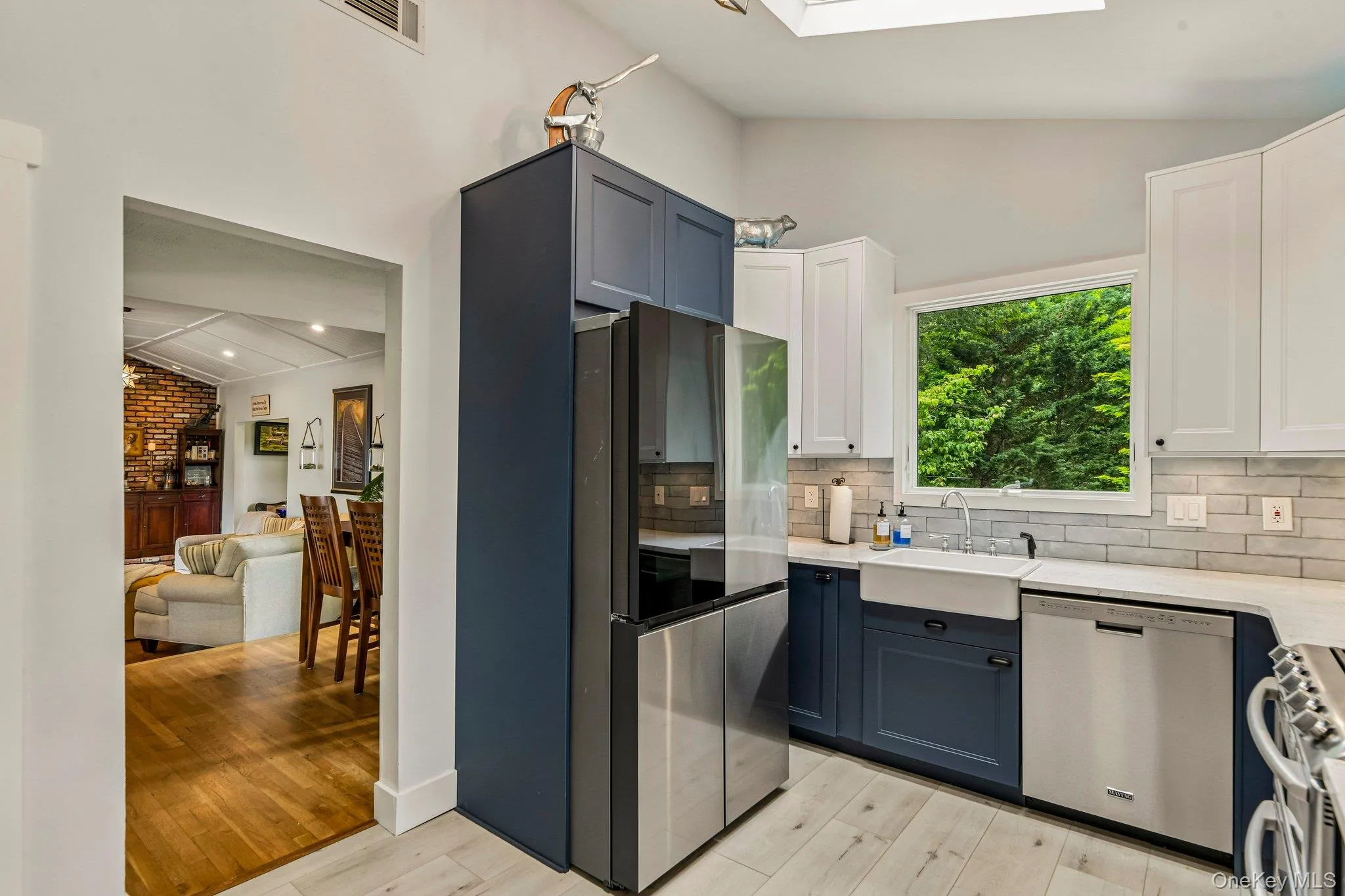 Eat-In Kitchen Eat-In Kitchen