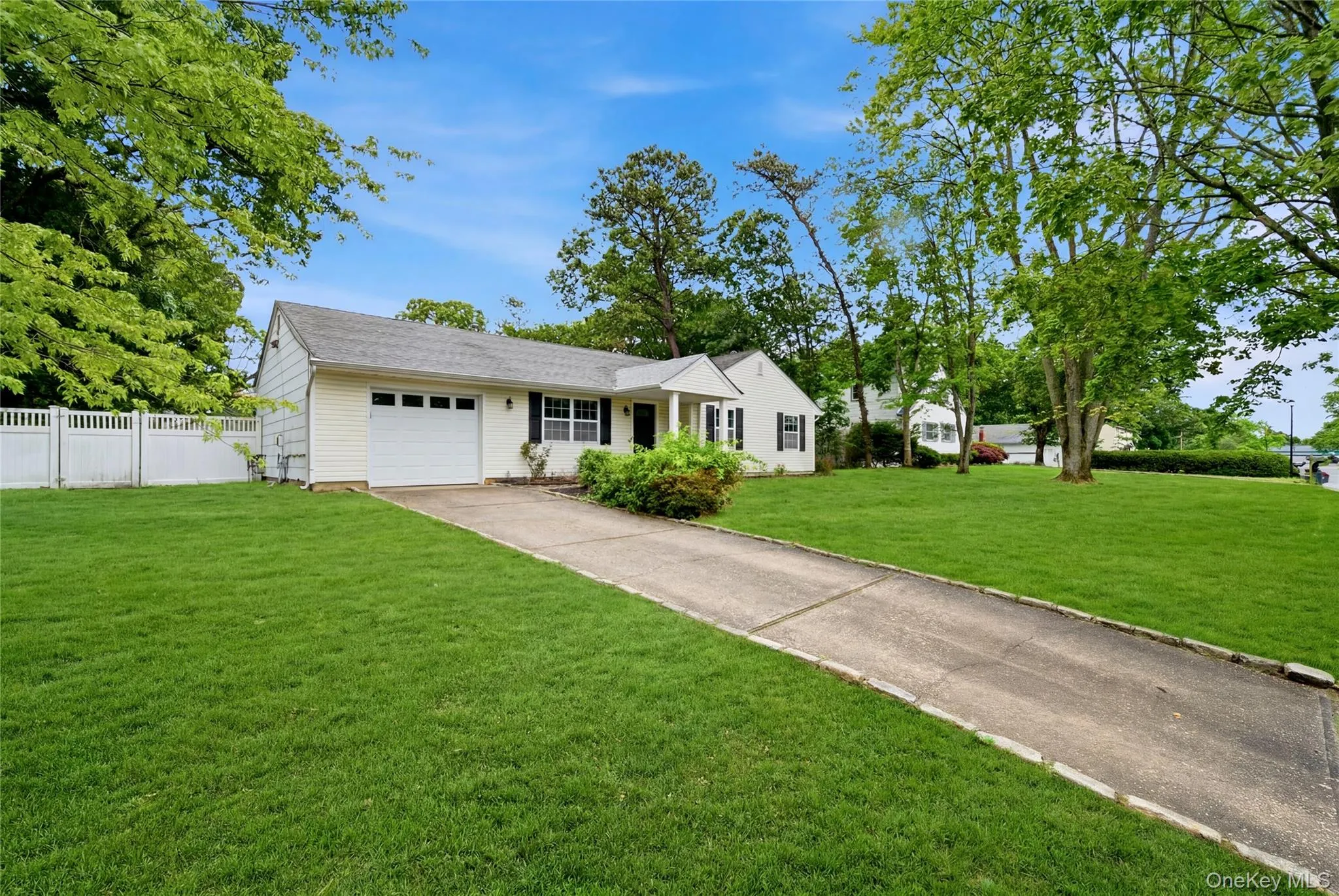 15 Groton Lane, Brookhaven, NY, 3 Bedrooms Bedrooms, 6 Rooms Rooms,1 BathroomBathrooms,Residential,For Rent,Groton,0,KEY1018470 15 Groton Lane, Brookhaven, NY, 3 Bedrooms Bedrooms, 6 Rooms Rooms,1 BathroomBathrooms,Residential,For Rent,Groton,0,KEY1018470