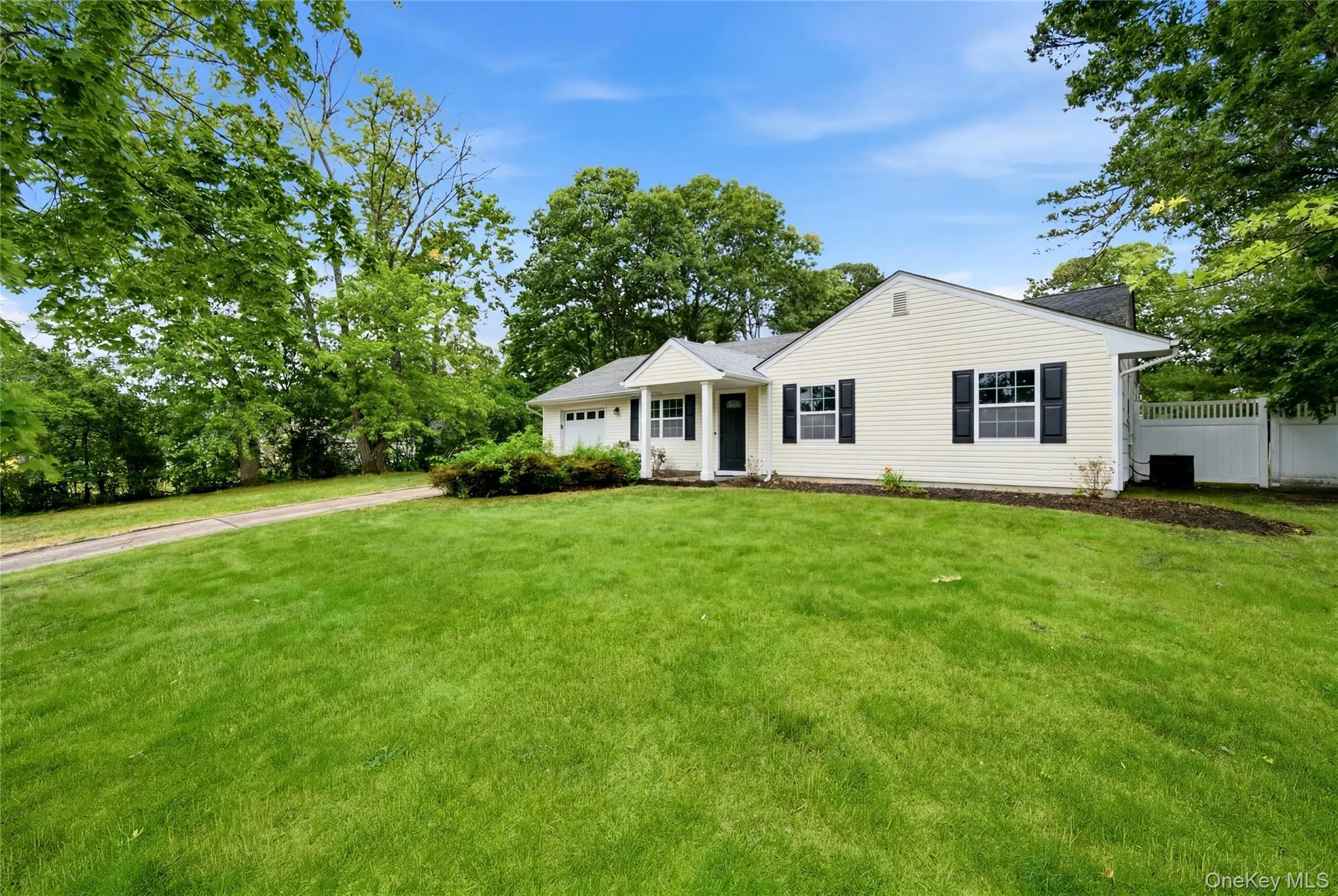 15 Groton Lane, Brookhaven, NY, 3 Bedrooms Bedrooms, 6 Rooms Rooms,1 BathroomBathrooms,Residential,For Rent,Groton,0,KEY1018470 15 Groton Lane, Brookhaven, NY, 3 Bedrooms Bedrooms, 6 Rooms Rooms,1 BathroomBathrooms,Residential,For Rent,Groton,0,KEY1018470