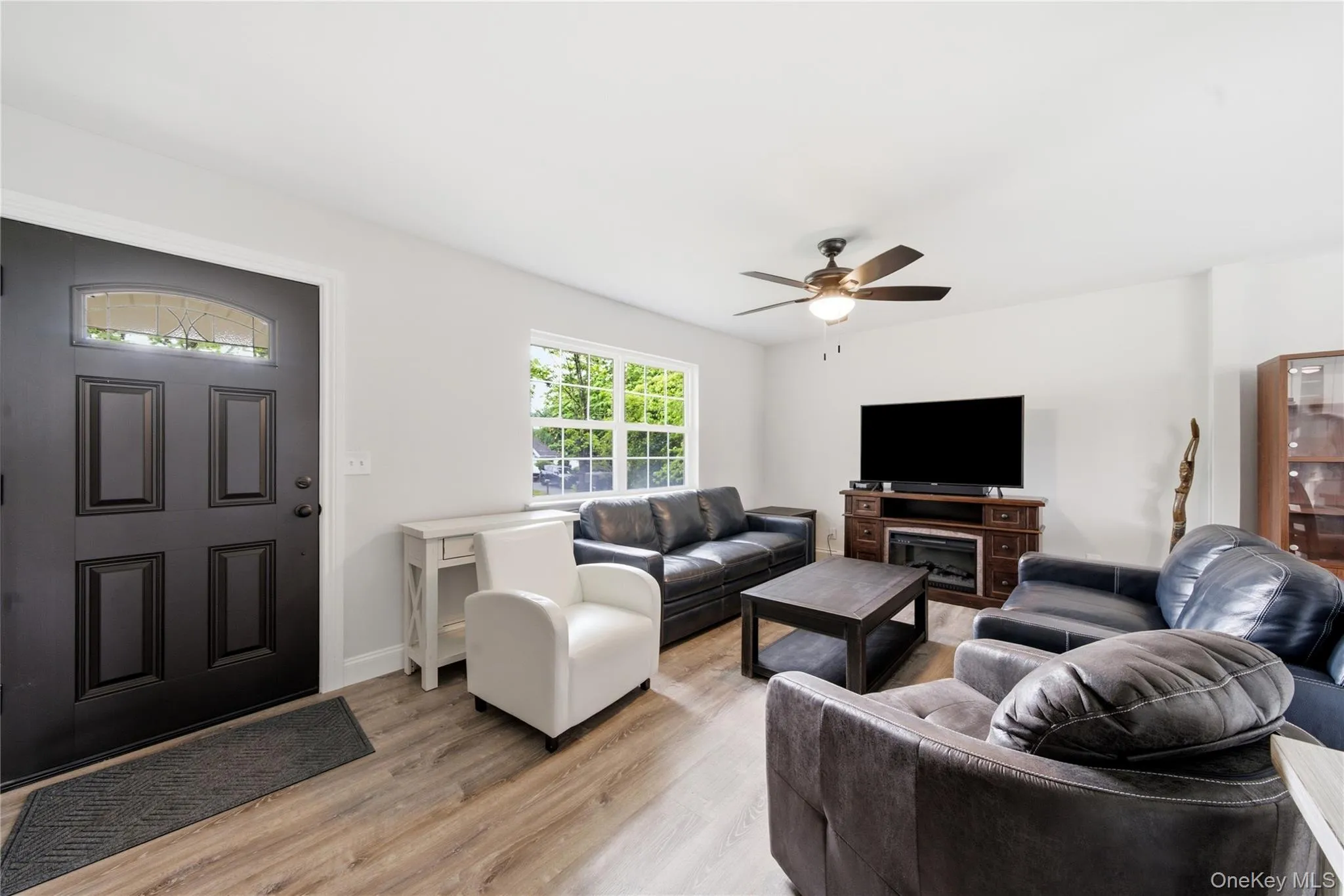 15 Groton Lane, Brookhaven, NY, 3 Bedrooms Bedrooms, 6 Rooms Rooms,1 BathroomBathrooms,Residential,For Rent,Groton,0,KEY1018470 15 Groton Lane, Brookhaven, NY, 3 Bedrooms Bedrooms, 6 Rooms Rooms,1 BathroomBathrooms,Residential,For Rent,Groton,0,KEY1018470