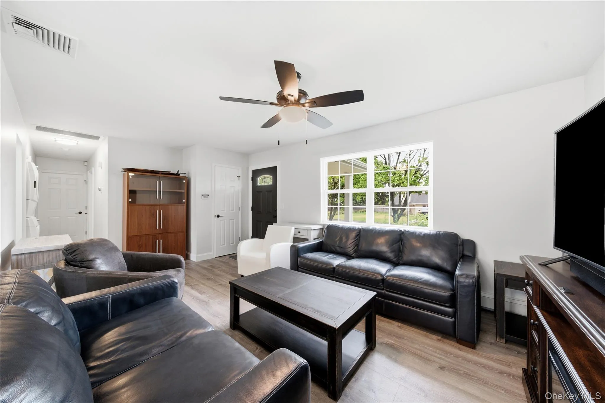 15 Groton Lane, Brookhaven, NY, 3 Bedrooms Bedrooms, 6 Rooms Rooms,1 BathroomBathrooms,Residential,For Rent,Groton,0,KEY1018470 15 Groton Lane, Brookhaven, NY, 3 Bedrooms Bedrooms, 6 Rooms Rooms,1 BathroomBathrooms,Residential,For Rent,Groton,0,KEY1018470