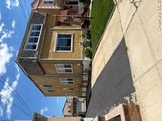 13743 233rd Street, New York, NY, 3 Bedrooms Bedrooms, 7 Rooms Rooms,1 BathroomBathrooms,Residential,For Rent,233rd,0,KEY1018475 13743 233rd Street, New York, NY, 3 Bedrooms Bedrooms, 7 Rooms Rooms,1 BathroomBathrooms,Residential,For Rent,233rd,0,KEY1018475