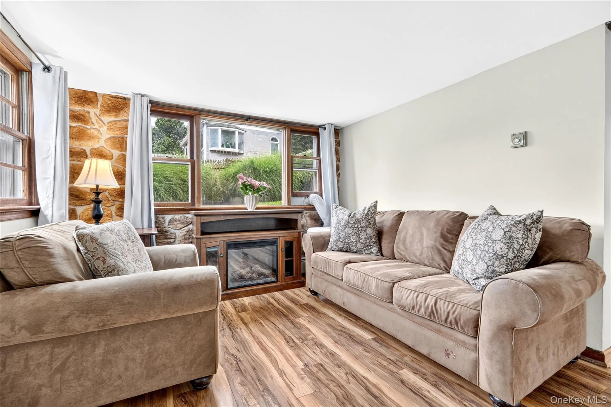 404 Tompkins Avenue, Clarkstown, NY, 3 Bedrooms Bedrooms, 8 Rooms Rooms,2 BathroomsBathrooms,Residential,For Rent,Tompkins,0,1018477 404 Tompkins Avenue, Clarkstown, NY, 3 Bedrooms Bedrooms, 8 Rooms Rooms,2 BathroomsBathrooms,Residential,For Rent,Tompkins,0,1018477
