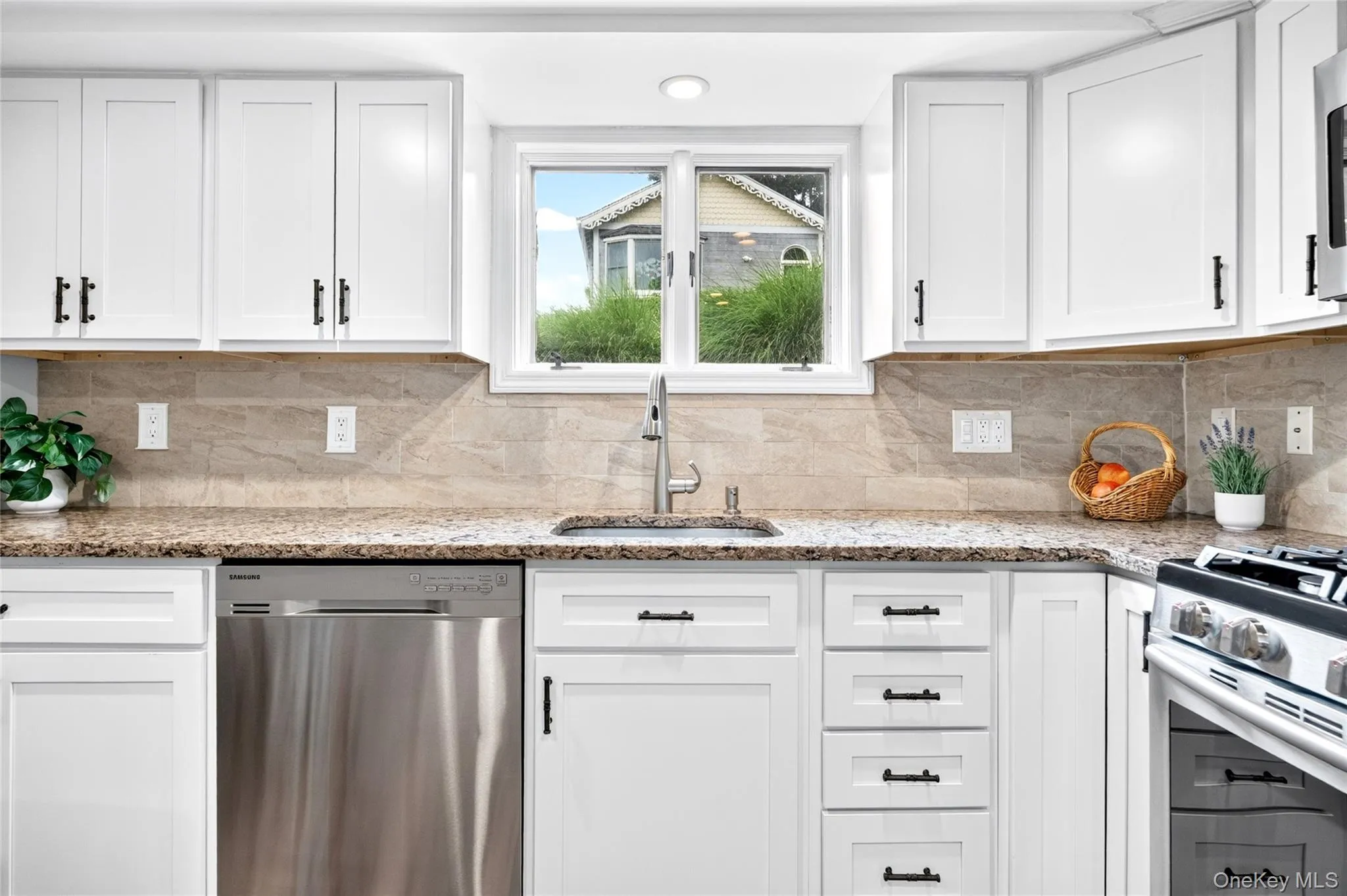 404 Tompkins Avenue, Clarkstown, NY, 3 Bedrooms Bedrooms, 8 Rooms Rooms,2 BathroomsBathrooms,Residential,For Rent,Tompkins,0,1018477 404 Tompkins Avenue, Clarkstown, NY, 3 Bedrooms Bedrooms, 8 Rooms Rooms,2 BathroomsBathrooms,Residential,For Rent,Tompkins,0,1018477