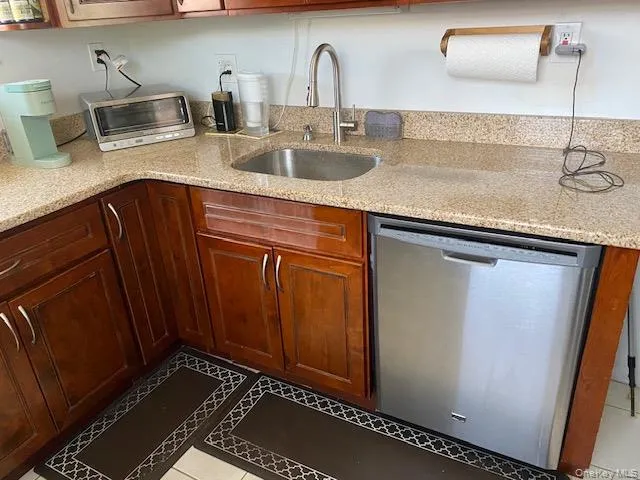 260-11 73rd Avenue, New York, NY, 2 Bedrooms Bedrooms, 4 Rooms Rooms,1 BathroomBathrooms,Residential,For Rent,73rd,0,1018481 260-11 73rd Avenue, New York, NY, 2 Bedrooms Bedrooms, 4 Rooms Rooms,1 BathroomBathrooms,Residential,For Rent,73rd,0,1018481